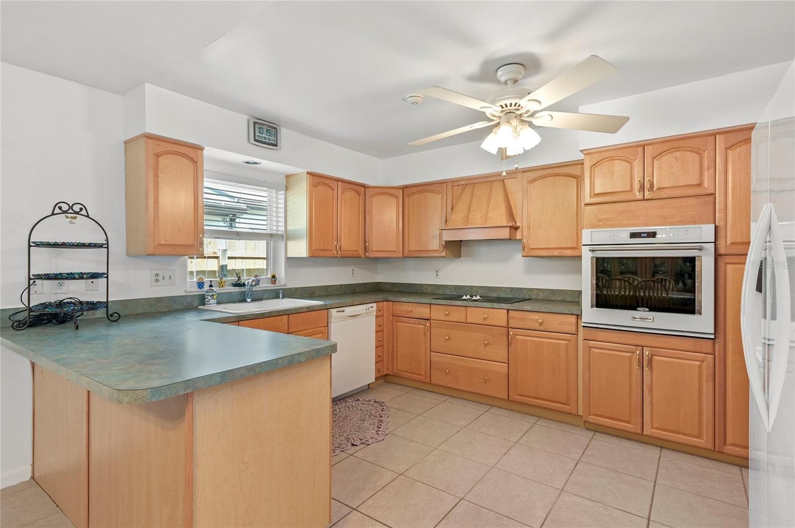Single Family Residence at 1621 CHESTNUT AVE, WINTER PARK, photo 9 of 35