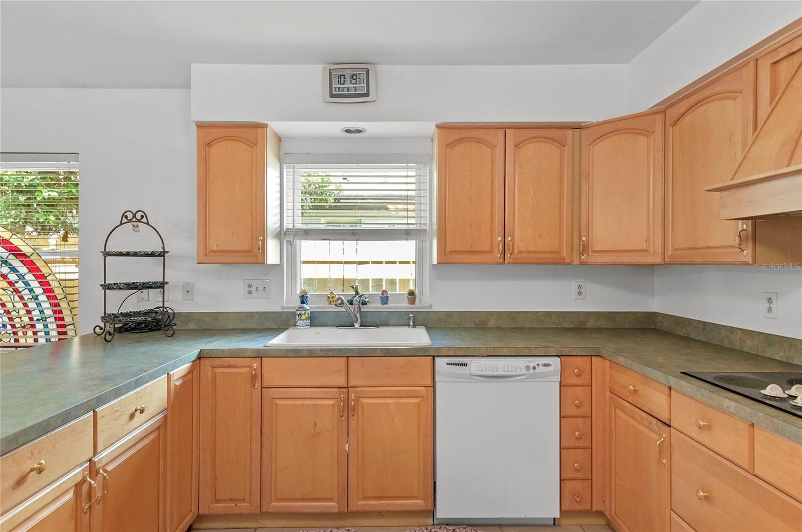 Single Family Residence at 1621 CHESTNUT AVE, WINTER PARK, photo 10 of 35