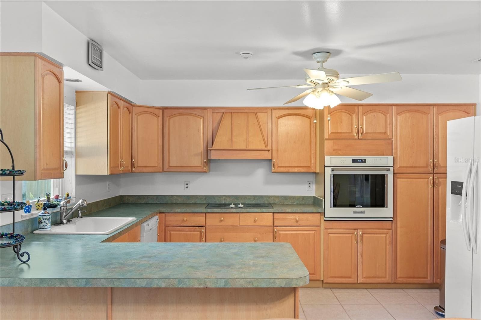 Single Family Residence at 1621 CHESTNUT AVE, WINTER PARK, photo 12 of 35