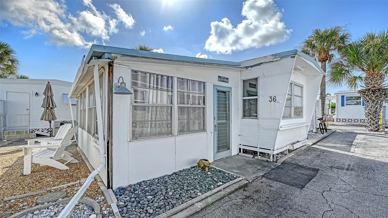 Cute bungalow near the beach and bay - 36 TWIN SHORES BLVD, LONGBOAT KEY