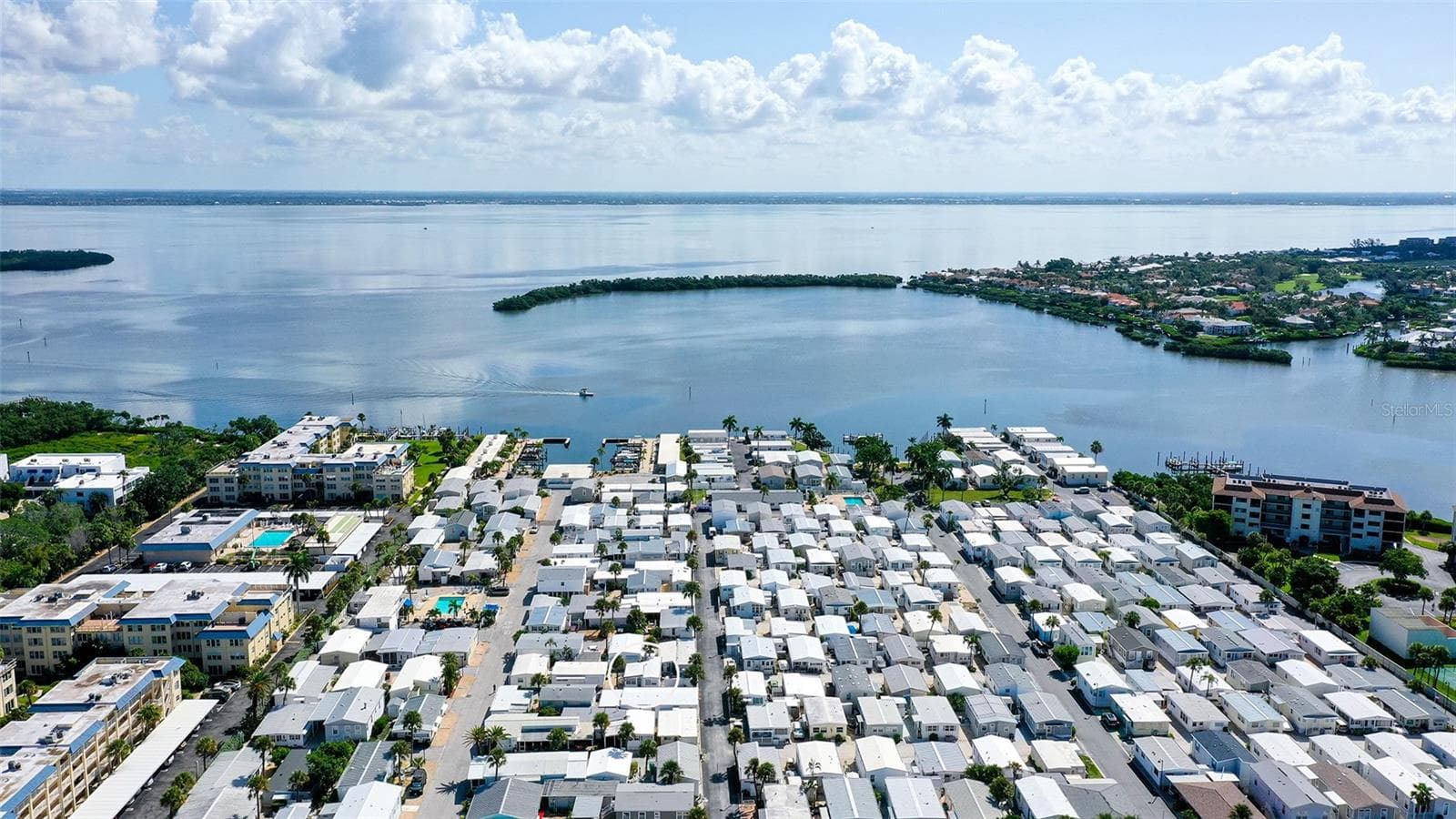 Mobile Home at 36 TWIN SHORES BLVD, LONGBOAT KEY, photo 41 of 46