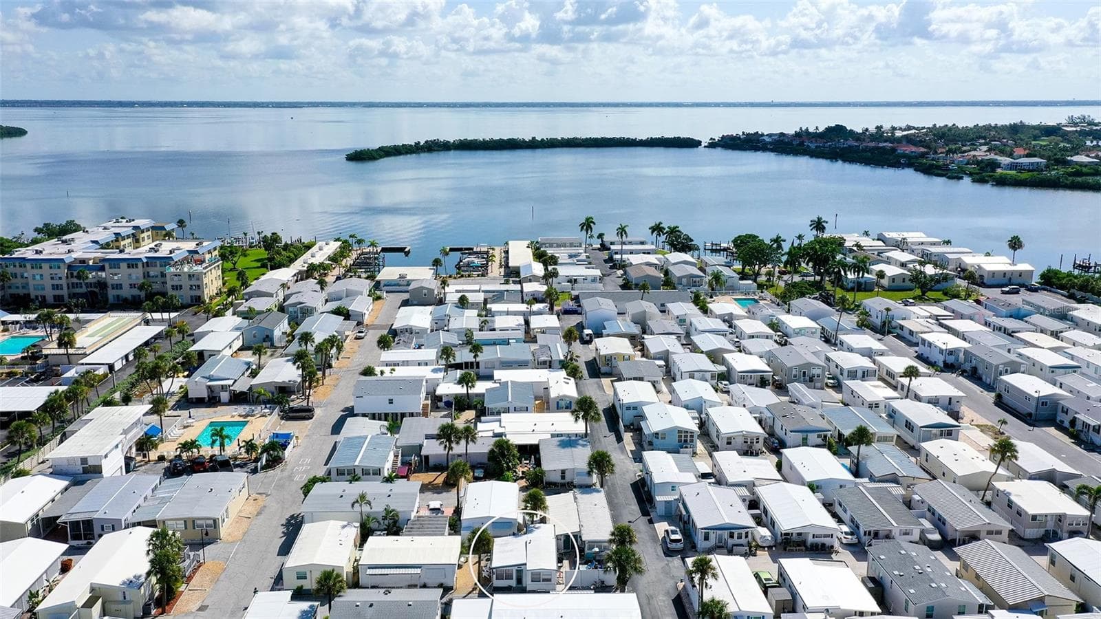 Mobile Home at 36 TWIN SHORES BLVD, LONGBOAT KEY, photo 43 of 46