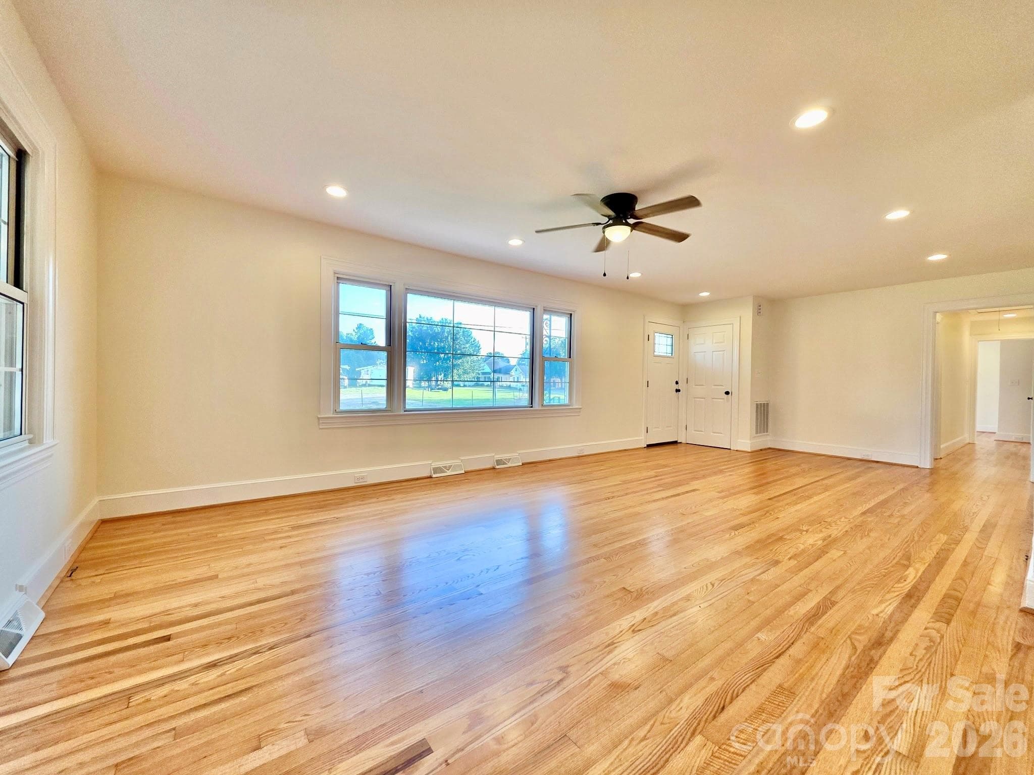 Single Family Residence at 264 3rd Avenue SW, Taylorsville, photo 5 of 36