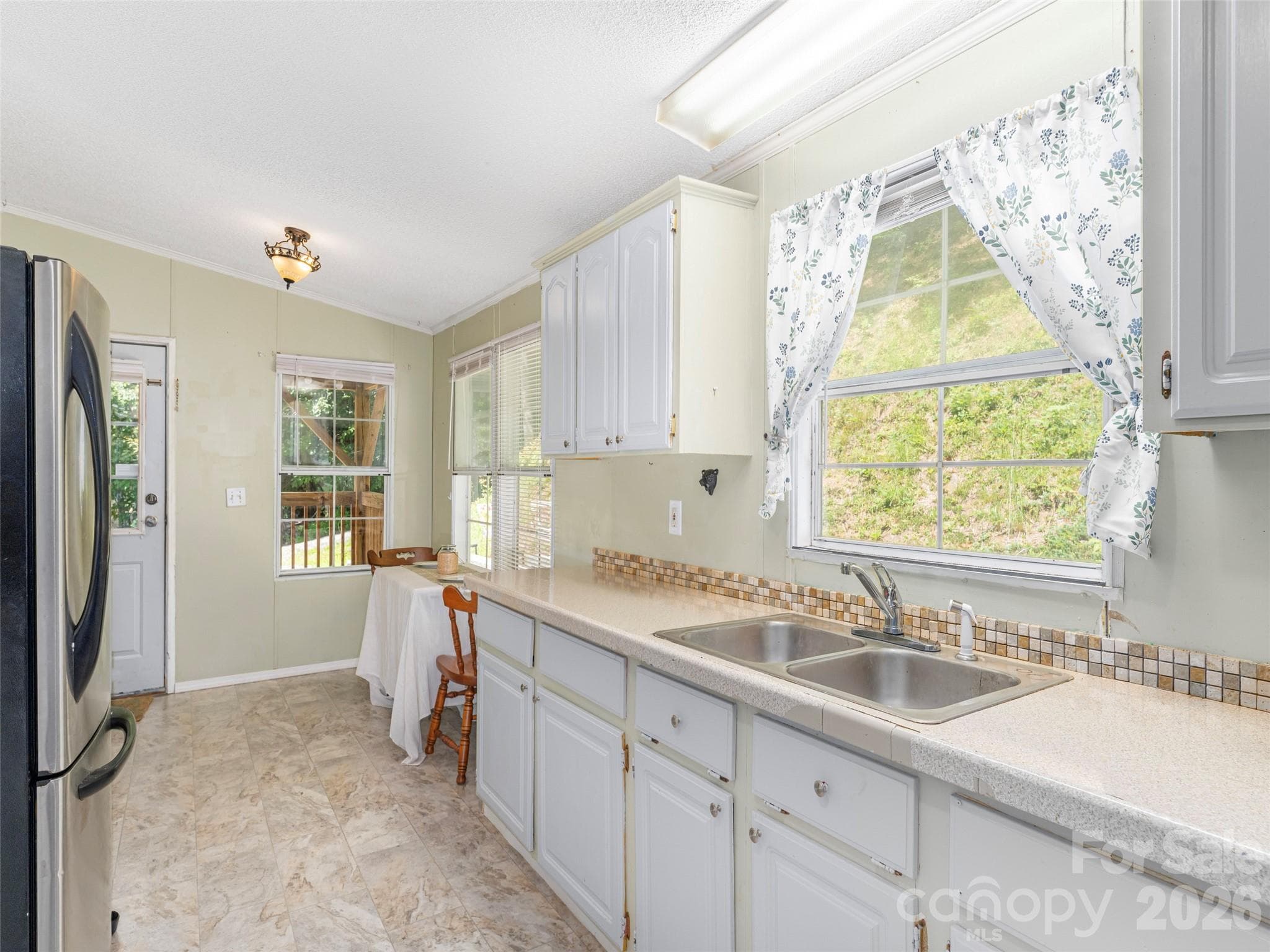 Single Family Residence at 152 Hollon Cove, Waynesville, photo 9 of 21
