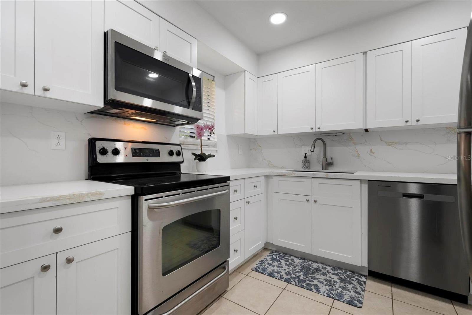 UPDATED KITCHEN - 6246 DRAW LN #12, SARASOTA