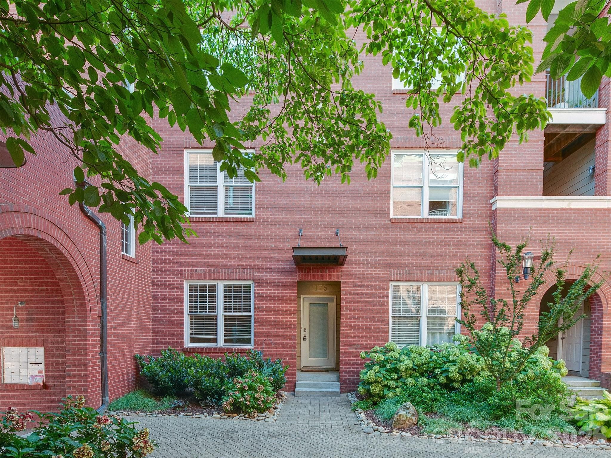 Condominium at 400 Clarice Avenue, Charlotte, photo 2 of 38