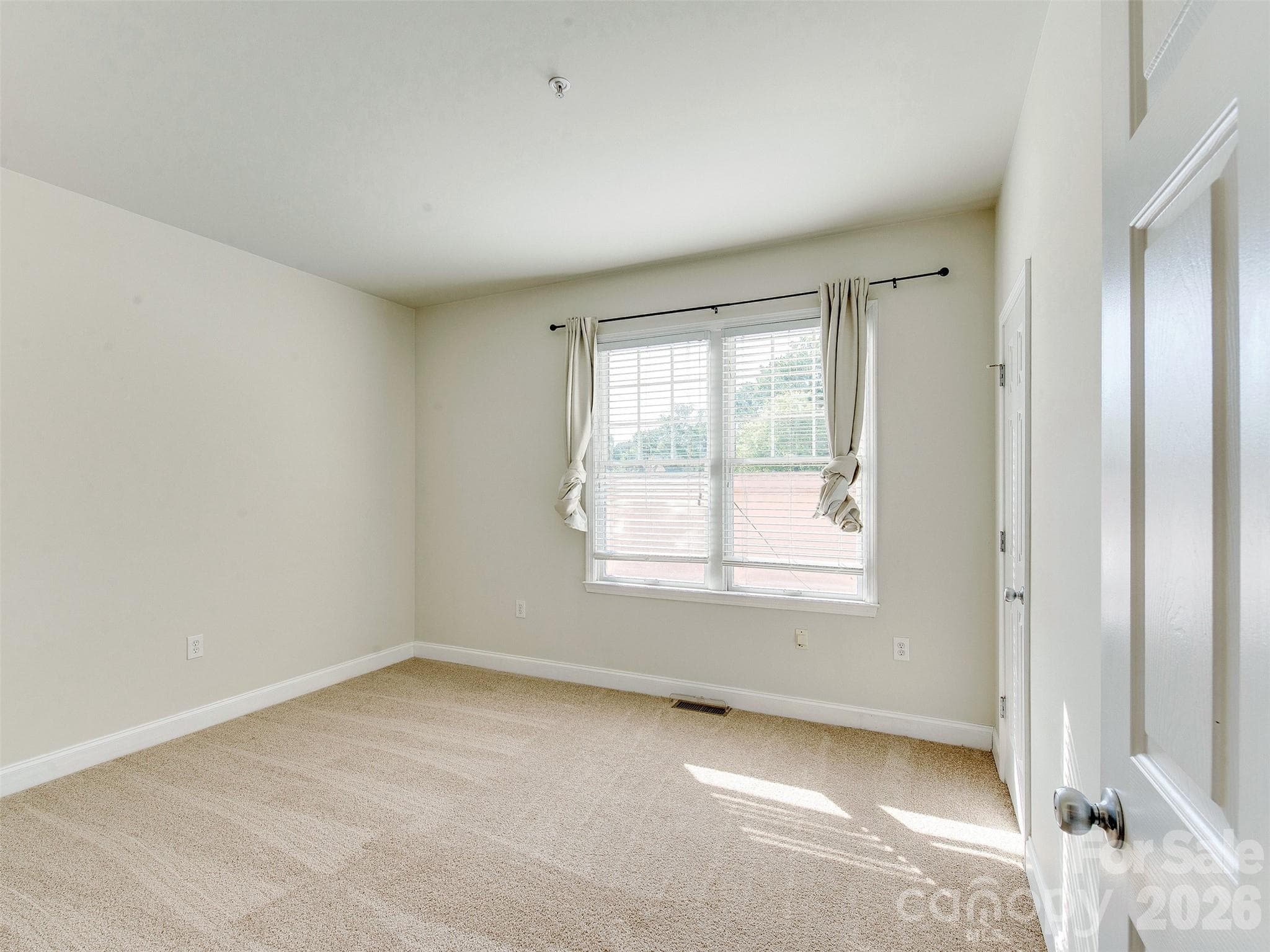 Condominium at 400 Clarice Avenue, Charlotte, photo 21 of 38