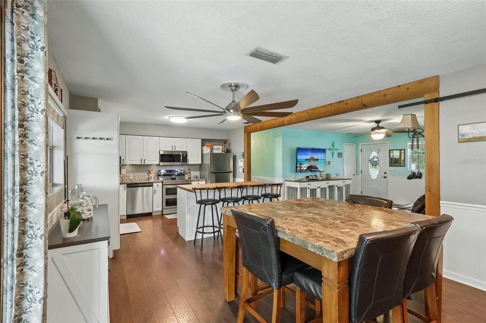 Single Family Residence at 8904 CLAYTON LN, LAKELAND, photo 2 of 42