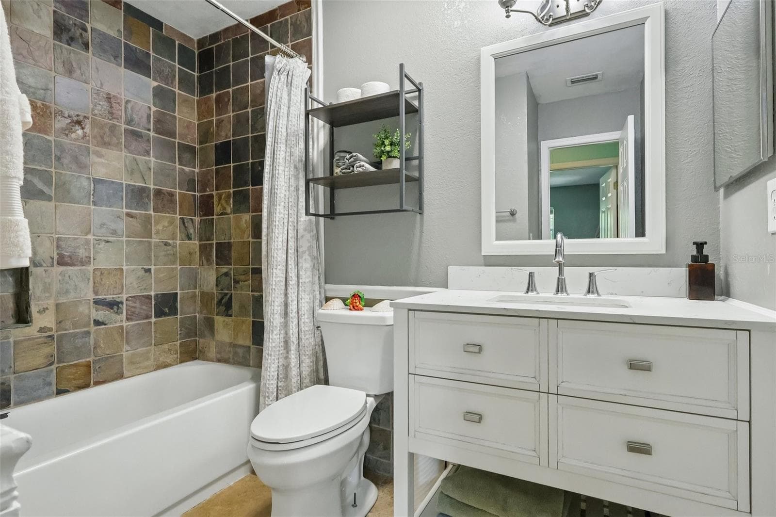 Single Family Residence at 8904 CLAYTON LN, LAKELAND, photo 23 of 42