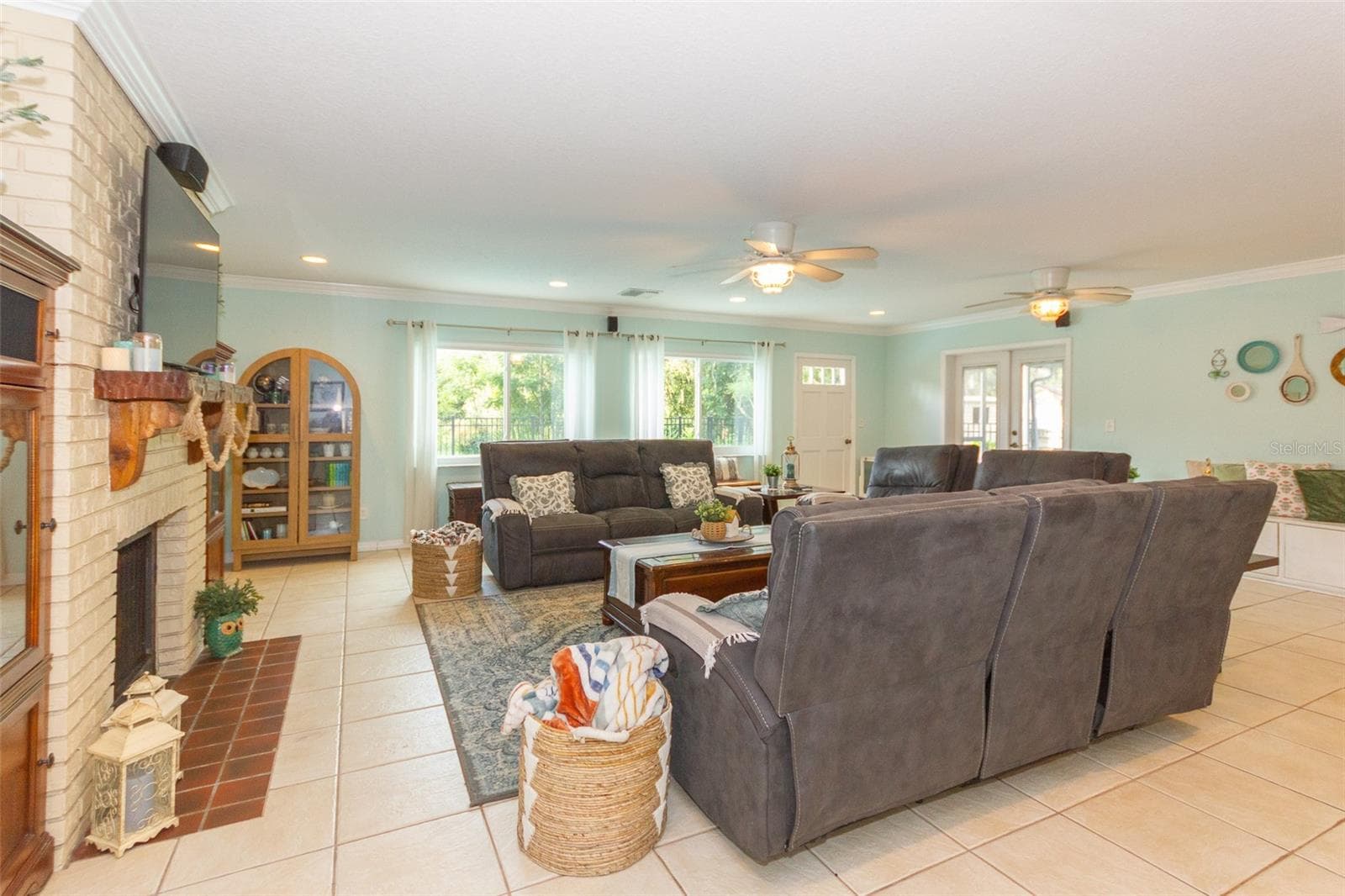 Single Family Residence at 12231 KELLY LN, THONOTOSASSA, photo 11 of 37