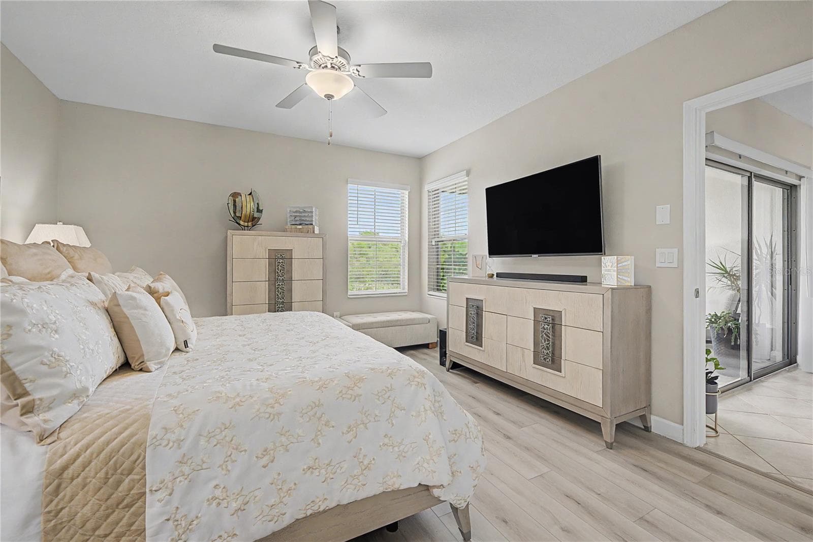 owners retreat with a view! - 10228 ECHO DOCK LOOP, SAN ANTONIO