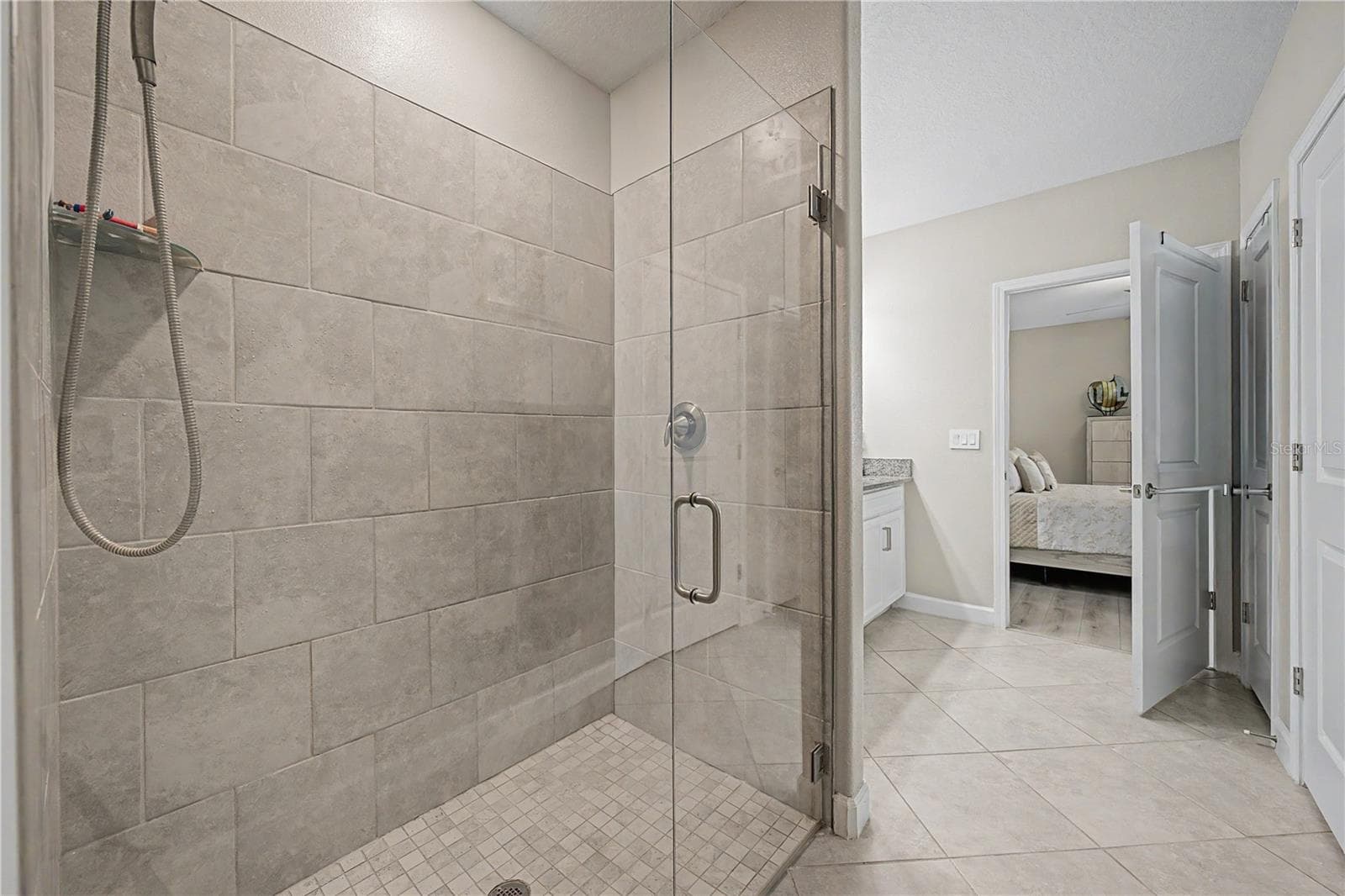 Large shower in bath ensuite - 10228 ECHO DOCK LOOP, SAN ANTONIO