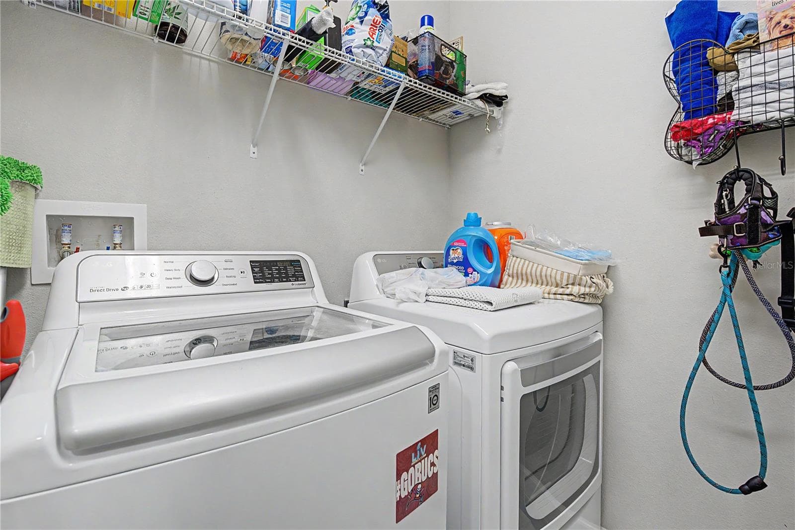 Laundry room with washer/dryer and storage - 10228 ECHO DOCK LOOP, SAN ANTONIO