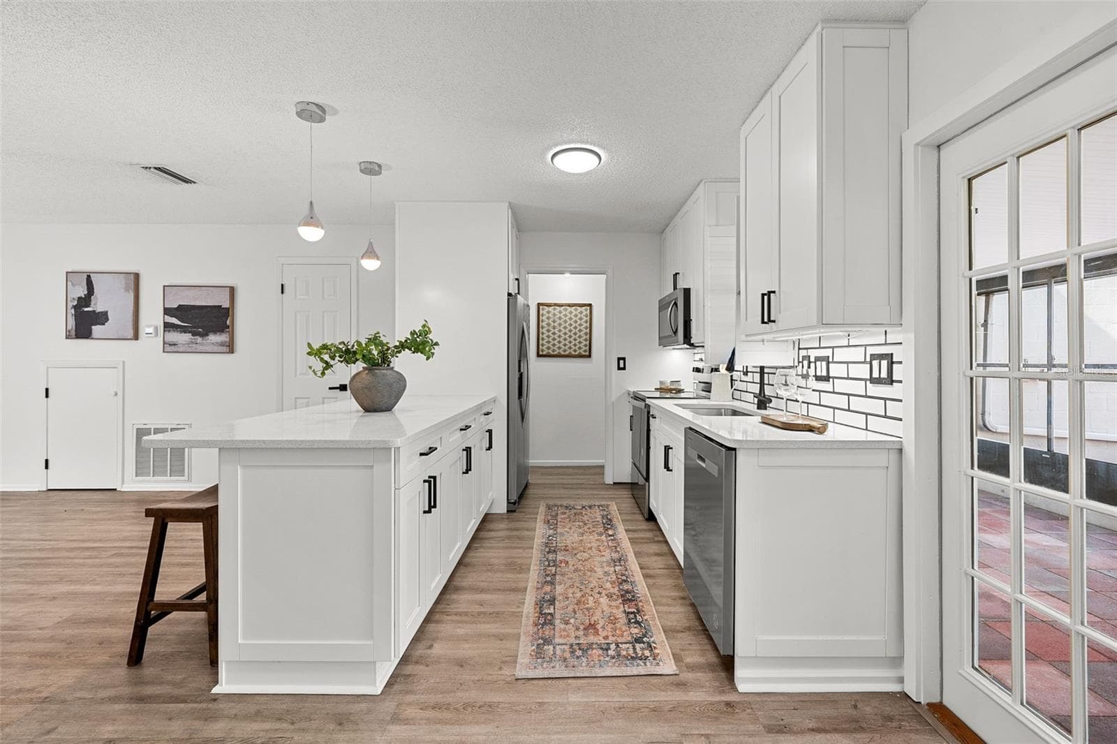 Townhouse at 11917 CONGRESSIONAL DR, TAMPA, photo 8 of 39
