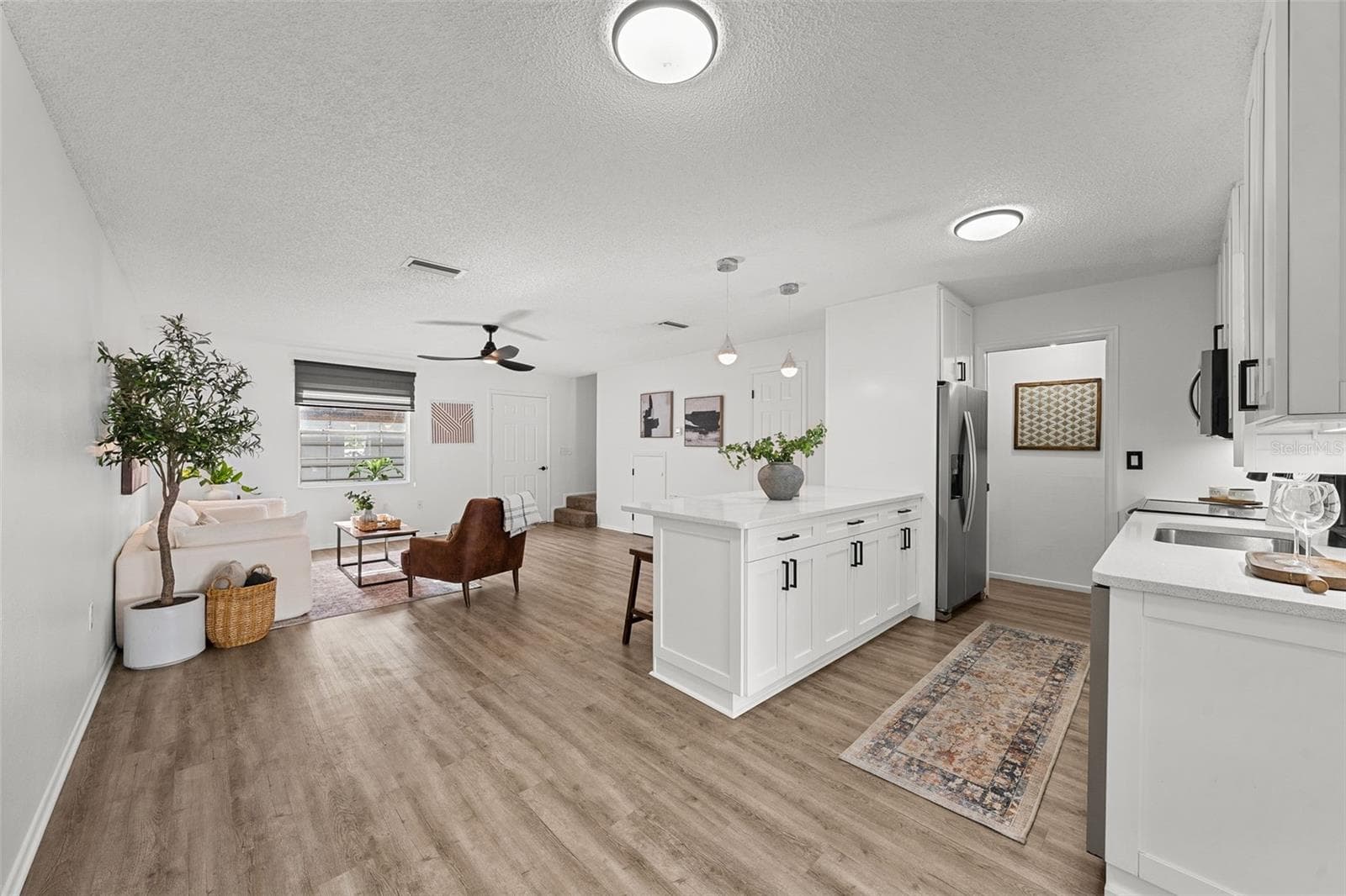 Townhouse at 11917 CONGRESSIONAL DR, TAMPA, photo 16 of 39