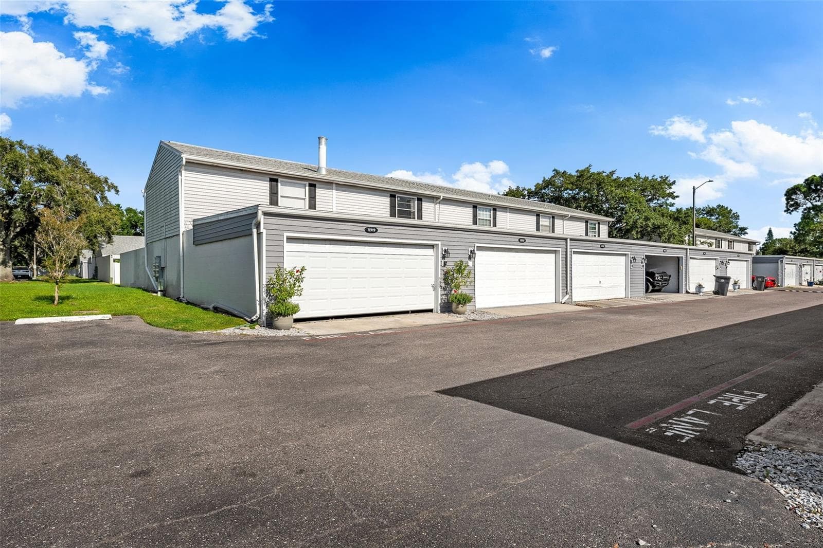 Townhouse at 11917 CONGRESSIONAL DR, TAMPA, photo 37 of 39