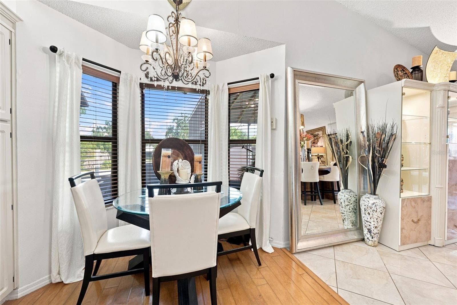 Eat In Breakfast area - 8136 GOLF CLUB CT, HUDSON