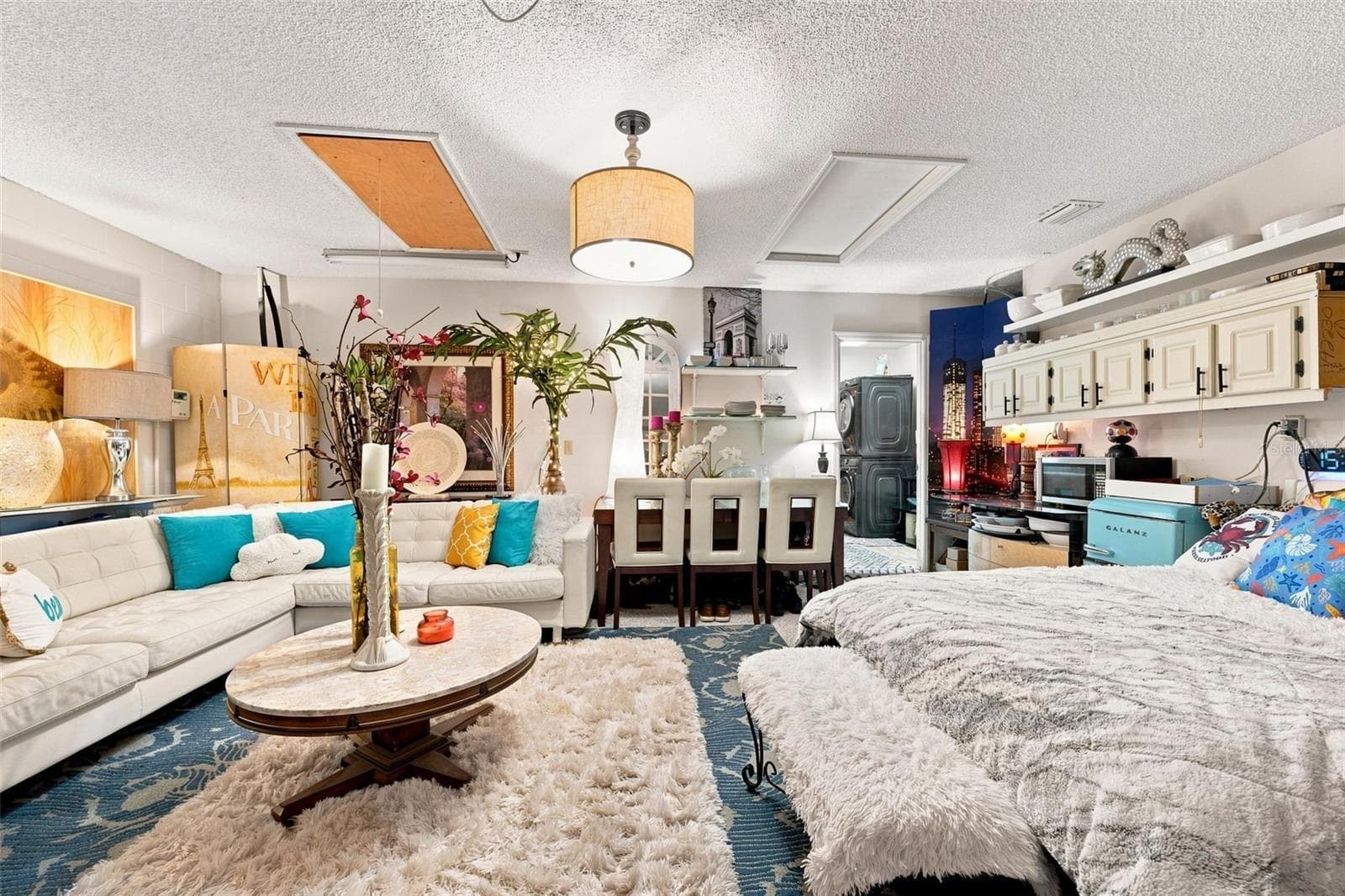 Garage (set up like in-law suite, However in still an active garage - 8136 GOLF CLUB CT, HUDSON