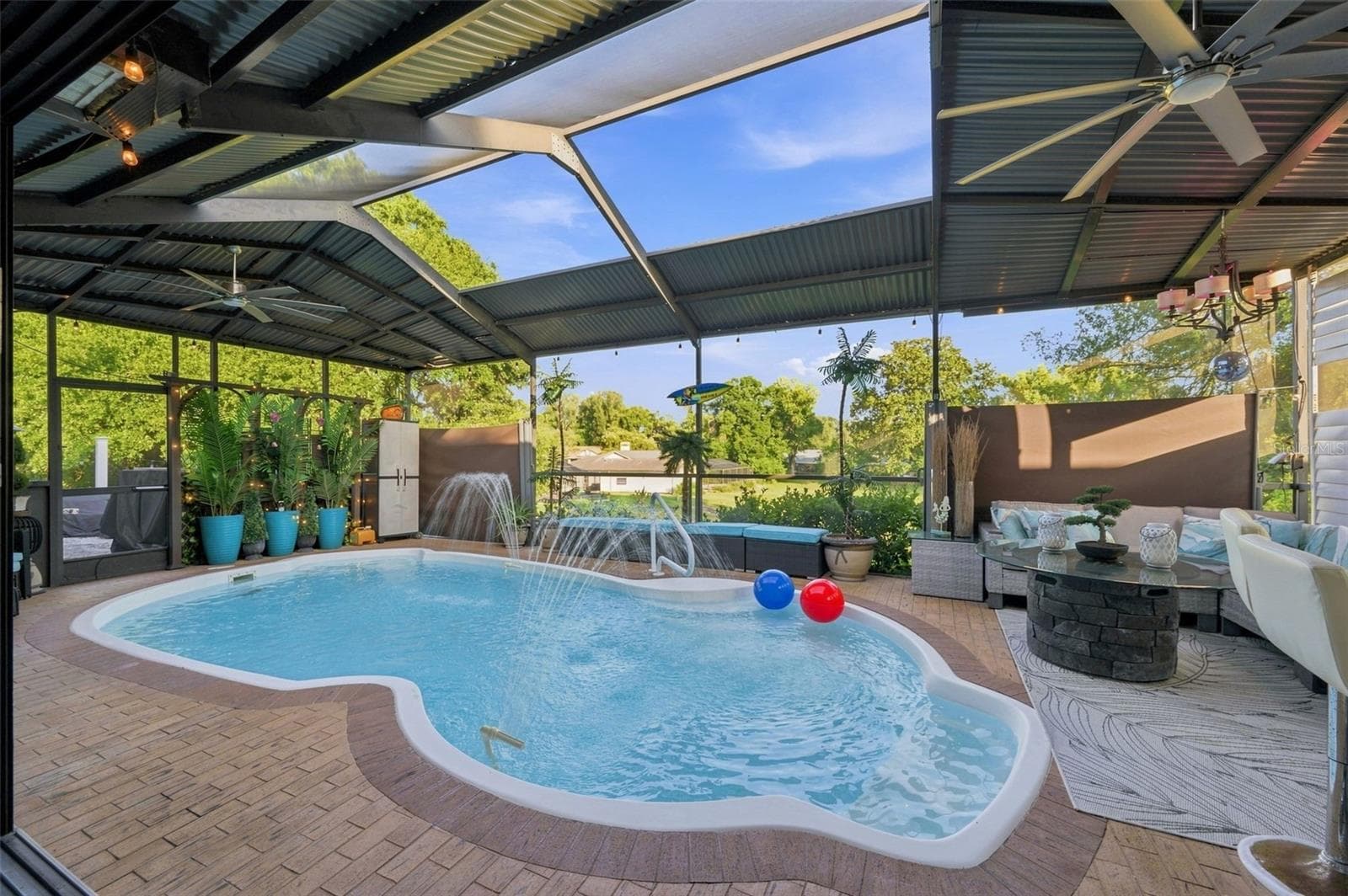Enclosed Pool area - 8136 GOLF CLUB CT, HUDSON