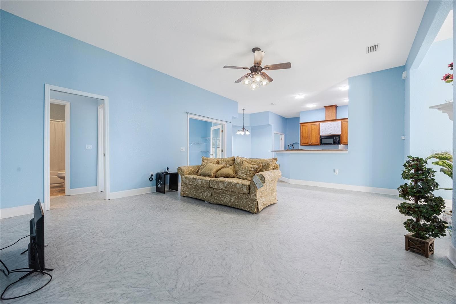 Family Room - 254 SW NIGHTSHADE DR, LAKE CITY