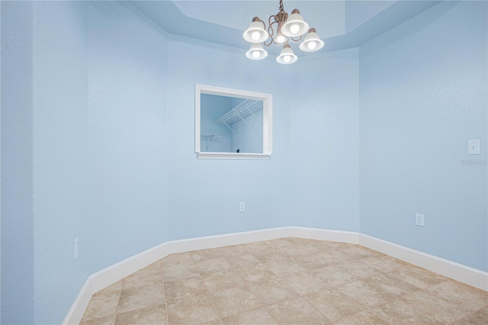 Breakfast Nook - 254 SW NIGHTSHADE DR, LAKE CITY