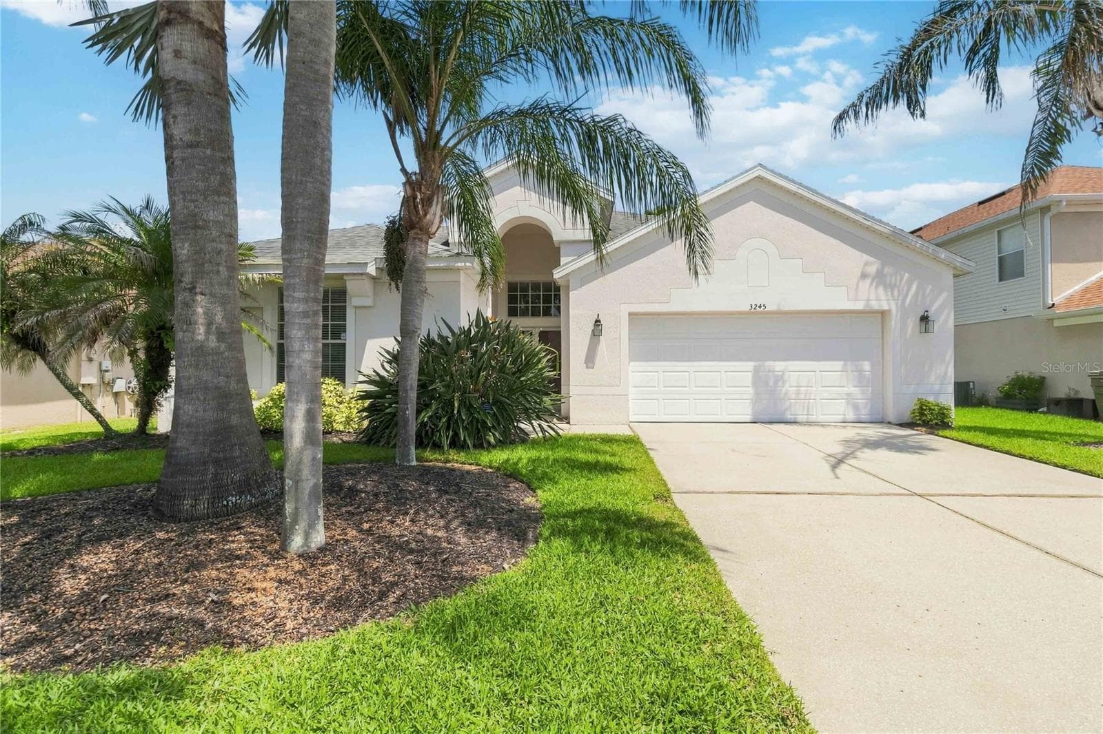 Single Family Residence at 3245 FALCON POINT DR, KISSIMMEE, photo 2 of 31