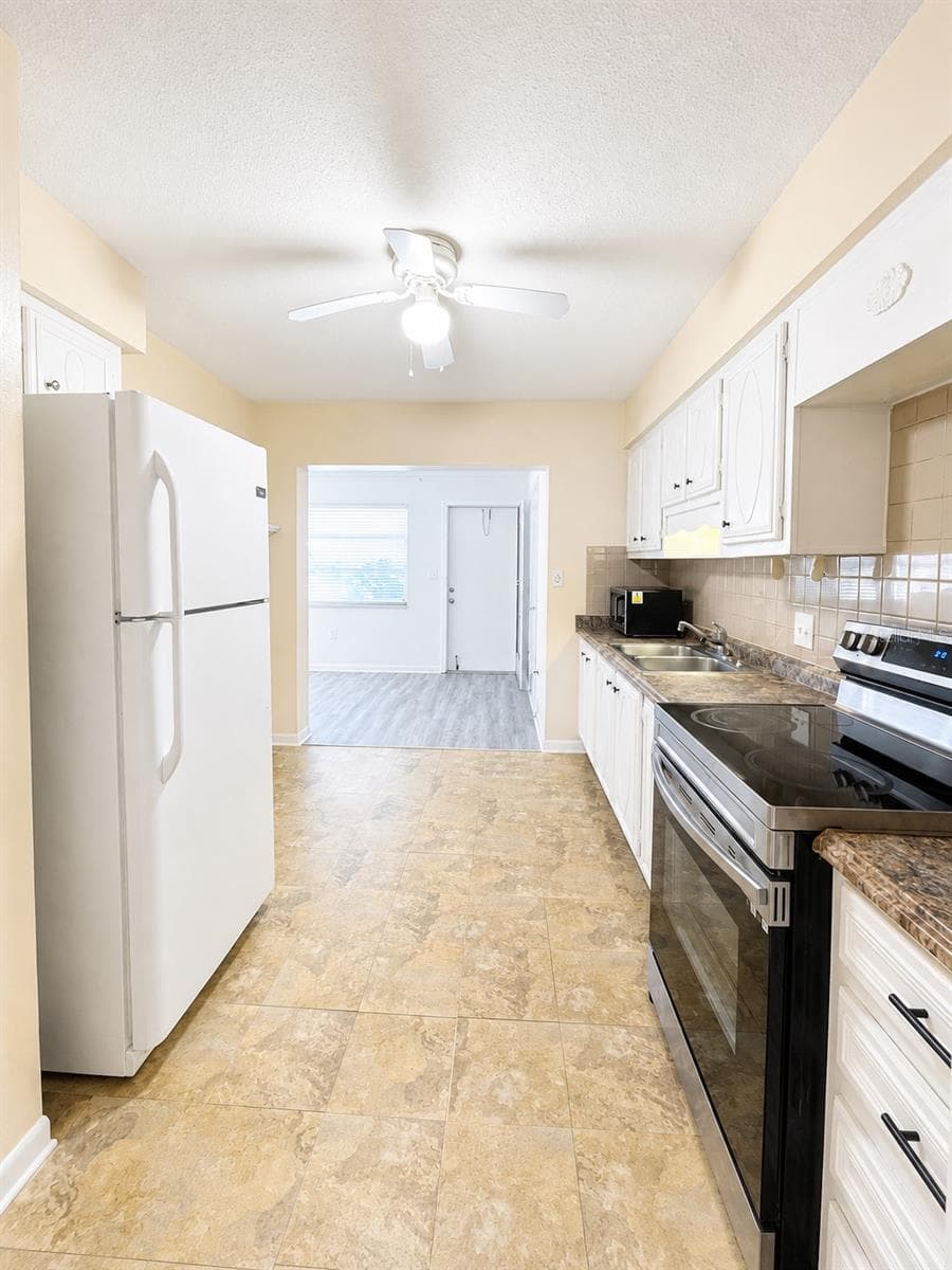 Condominium at 5860 38TH AVE N #29, ST PETERSBURG, photo 11 of 25