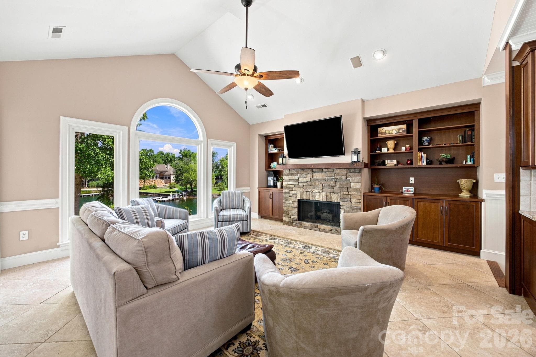 Single Family Residence at 19318 Mary Ardrey Circle, Cornelius, photo 10 of 39