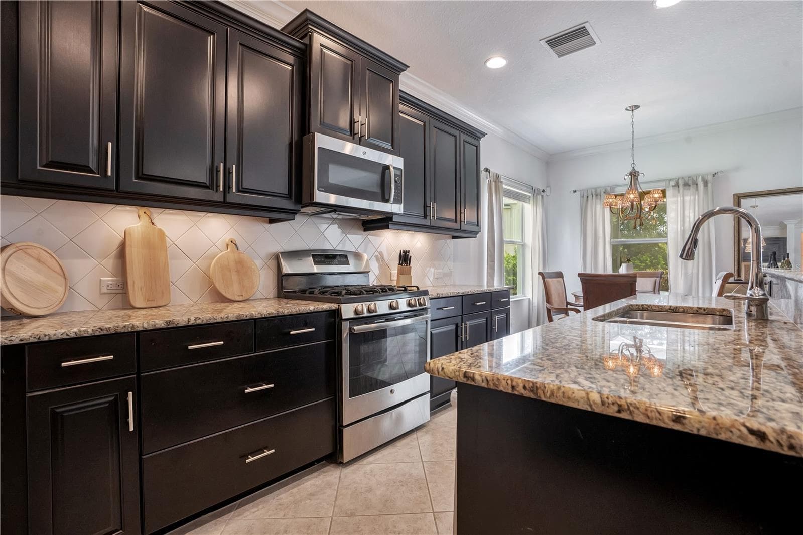 Single Family Residence at 12225 WHISPER LAKE DR, BRADENTON, photo 4 of 44