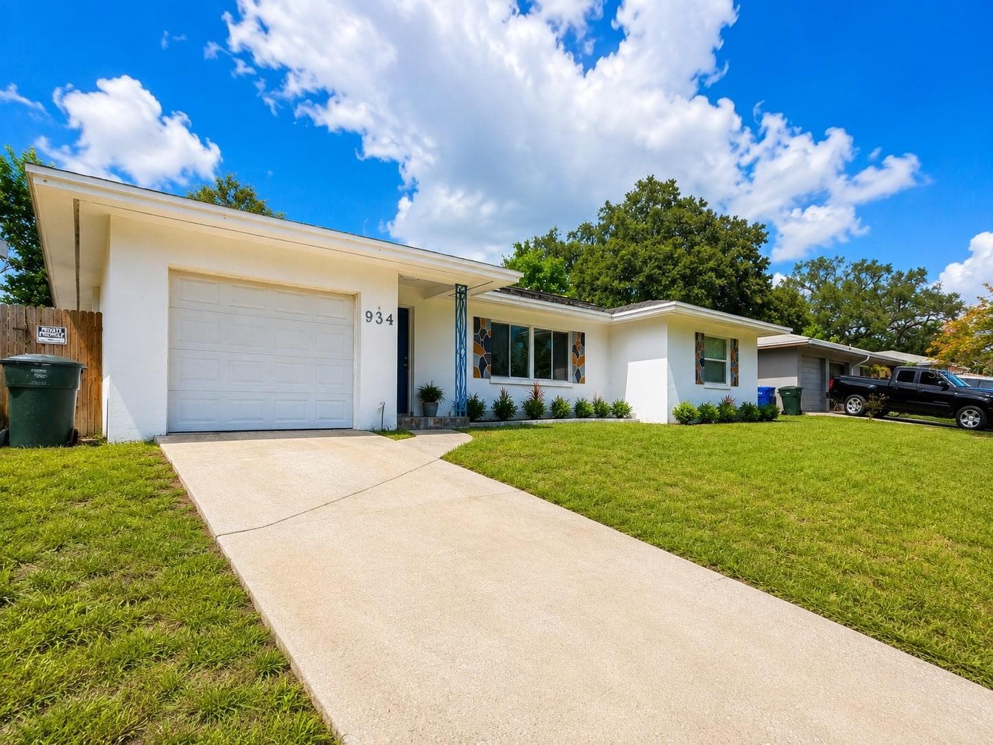 Single Family Residence at 934 HILLWOOD DR, DUNEDIN, photo 2 of 33