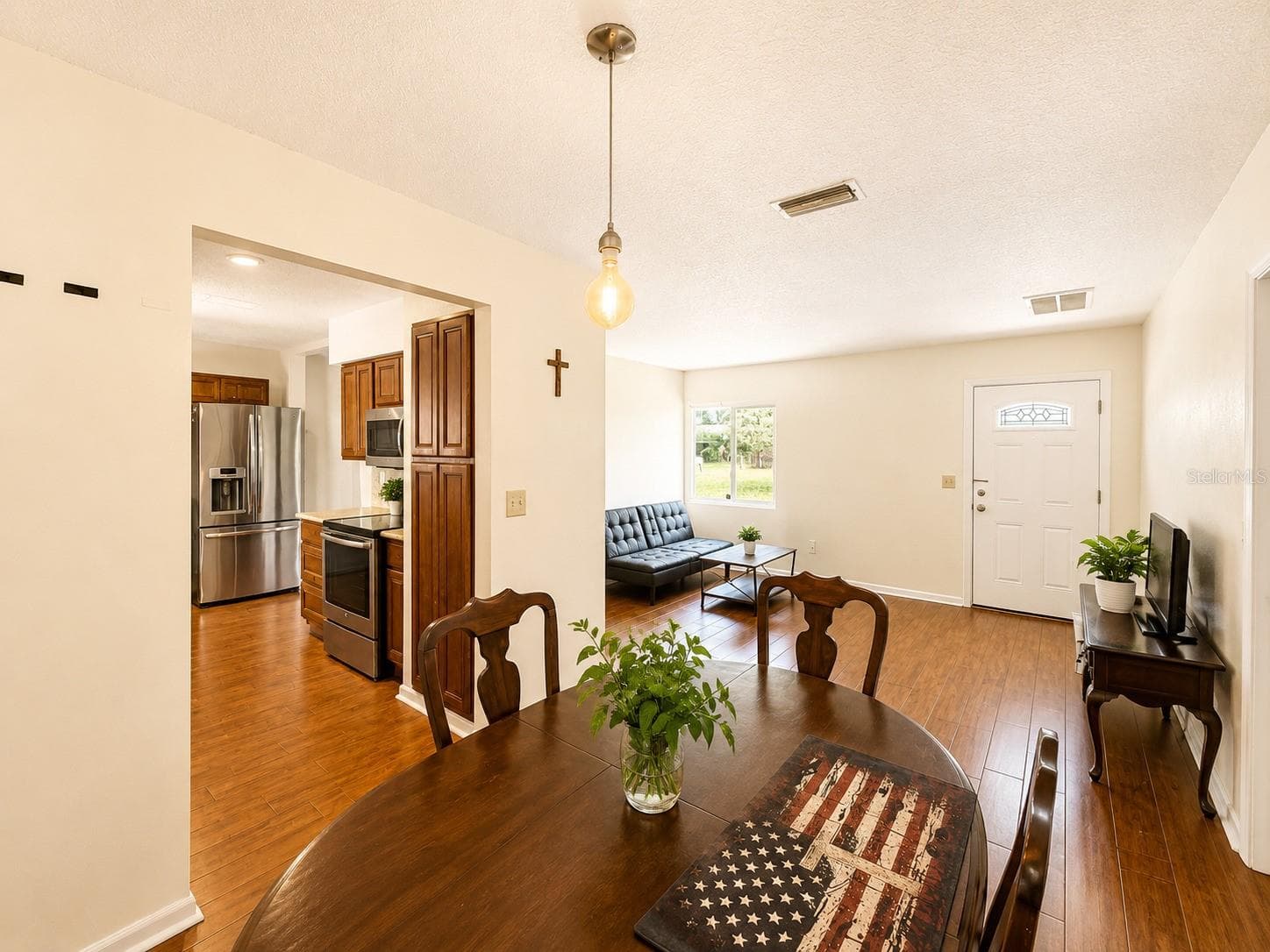 Single Family Residence at 934 HILLWOOD DR, DUNEDIN, photo 8 of 33