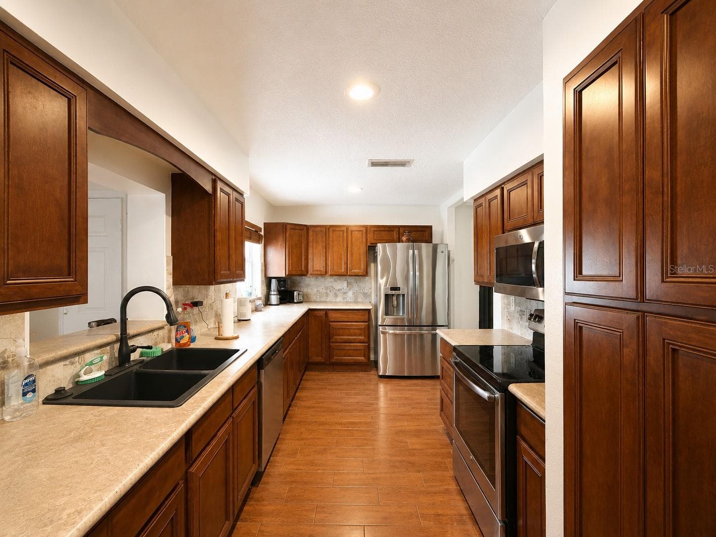 Single Family Residence at 934 HILLWOOD DR, DUNEDIN, photo 11 of 33