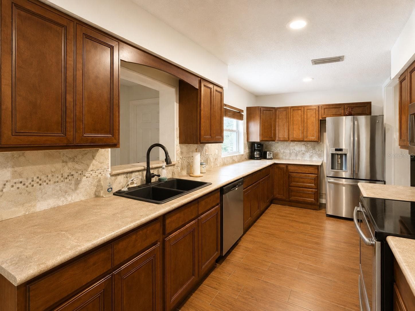 Single Family Residence at 934 HILLWOOD DR, DUNEDIN, photo 13 of 33