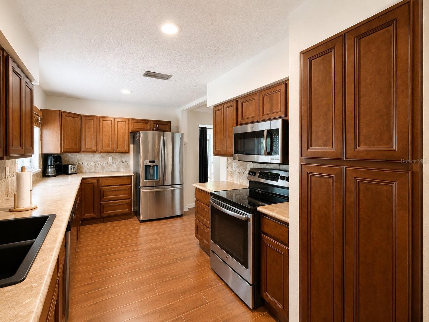 Single Family Residence at 934 HILLWOOD DR, DUNEDIN, photo 12 of 33