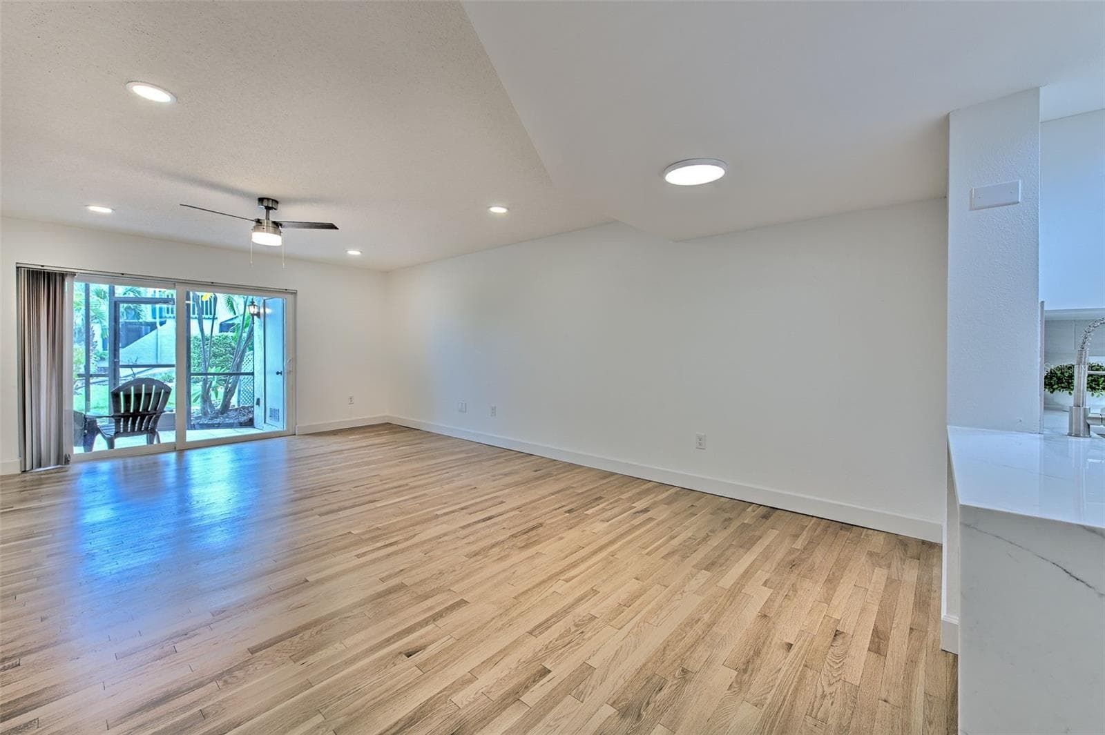 Condominium at 1028 APOLLO BEACH BLVD #4, APOLLO BEACH, photo 9 of 28