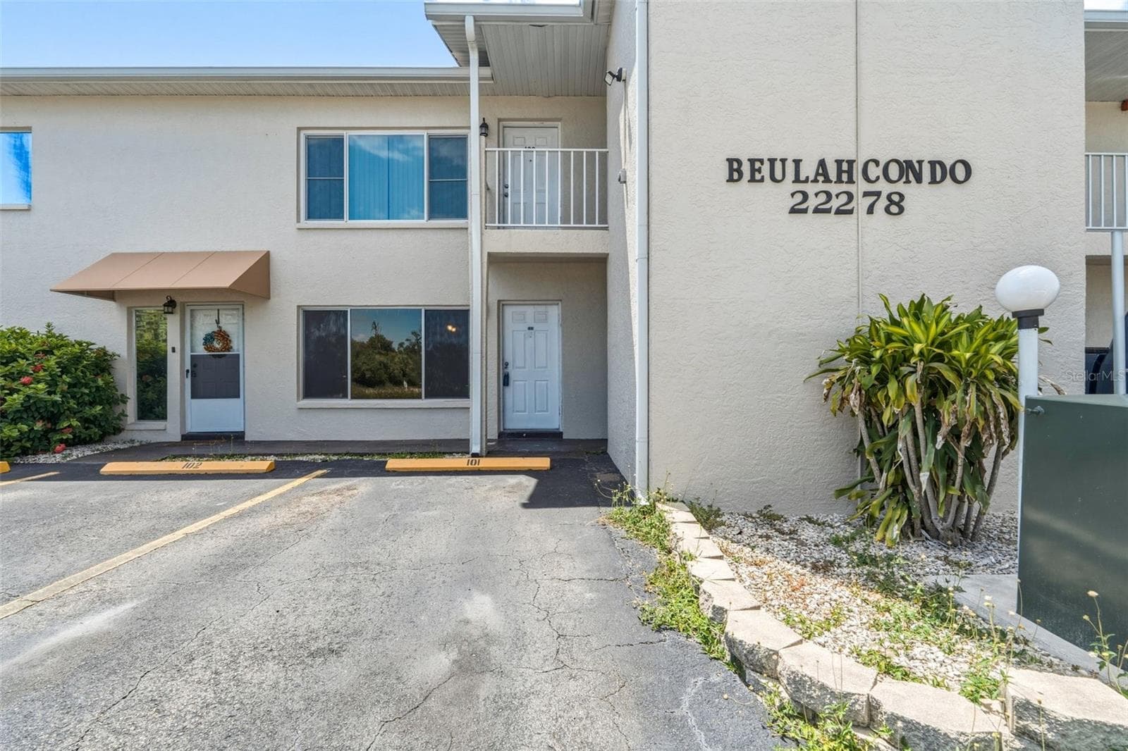 End Unit Privacy - 22278 VICK ST #A101, PORT CHARLOTTE