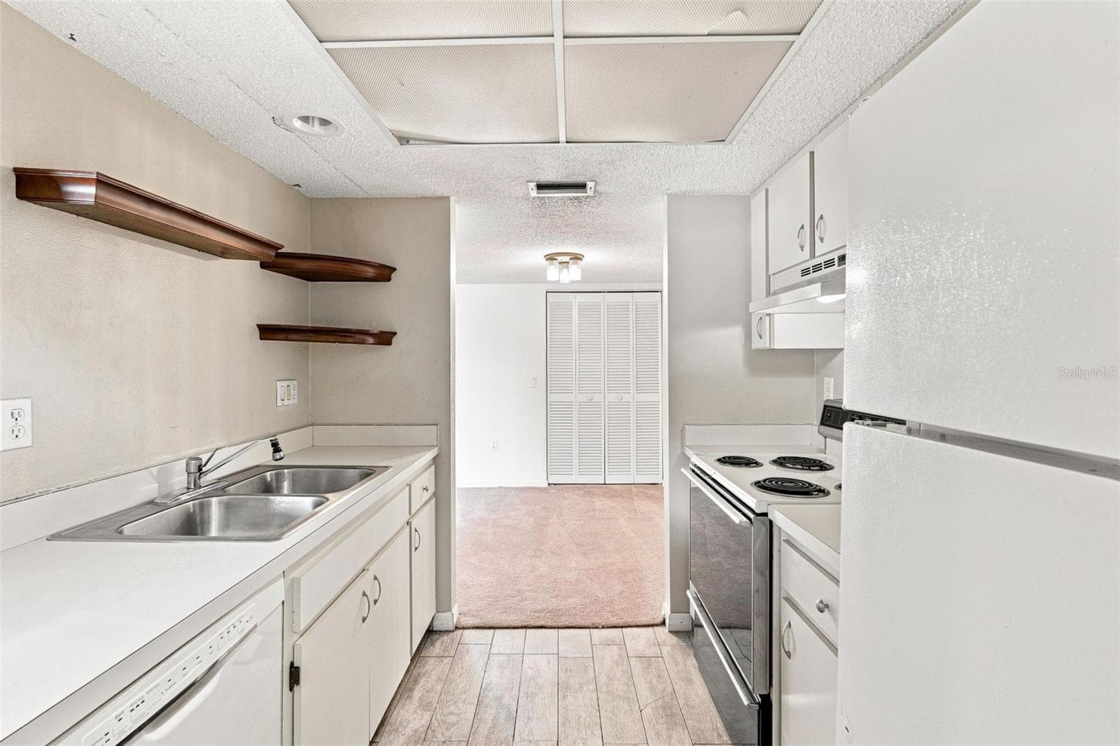 Floating Decorator Shelves - 22278 VICK ST #A101, PORT CHARLOTTE