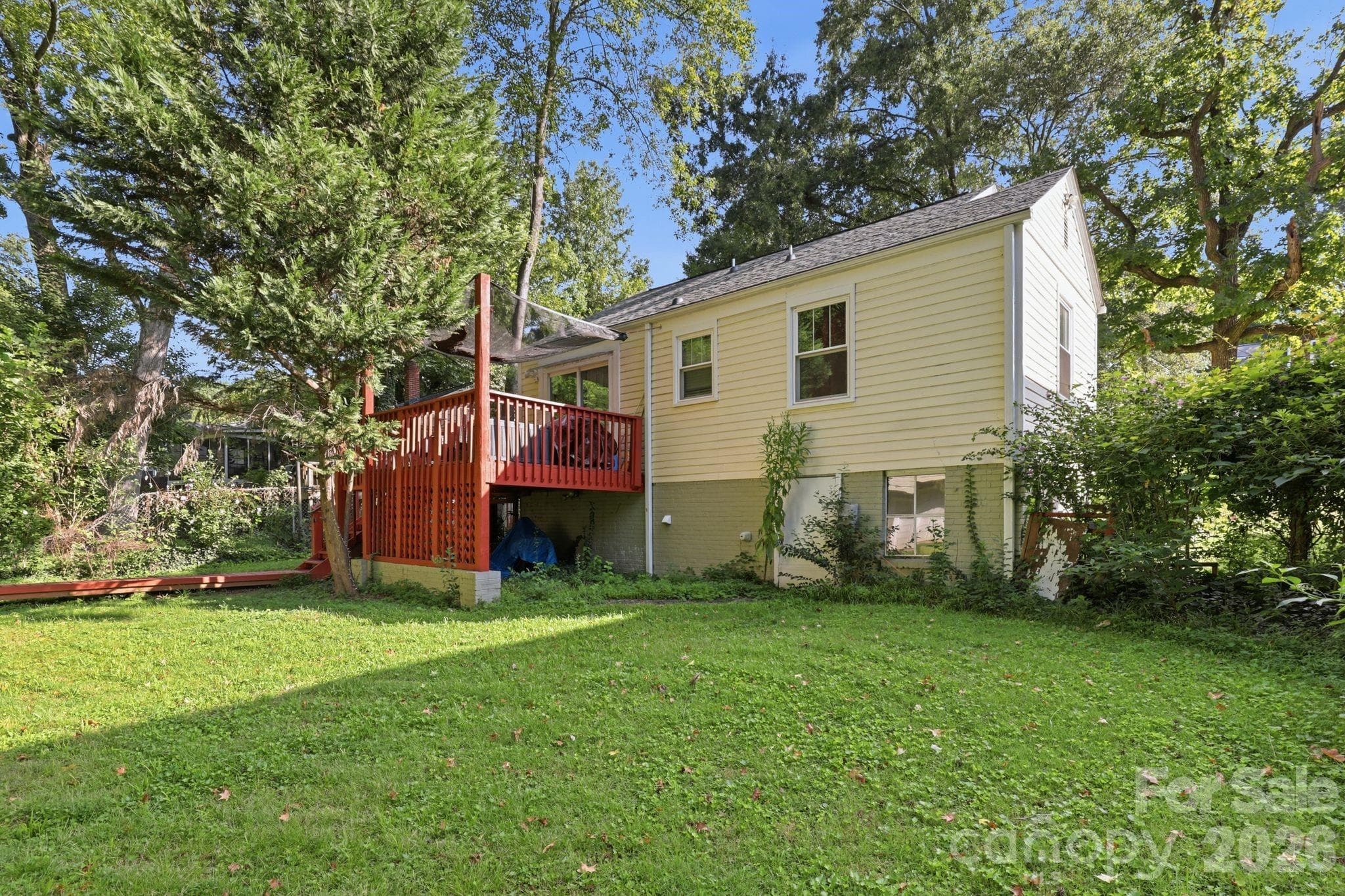 Single Family Residence at 2316 Kingsbury Drive, Charlotte, photo 6 of 14