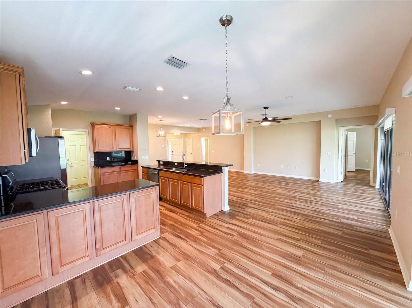 Single Family Residence at 13940 SE 95TH CT, SUMMERFIELD, photo 7 of 28