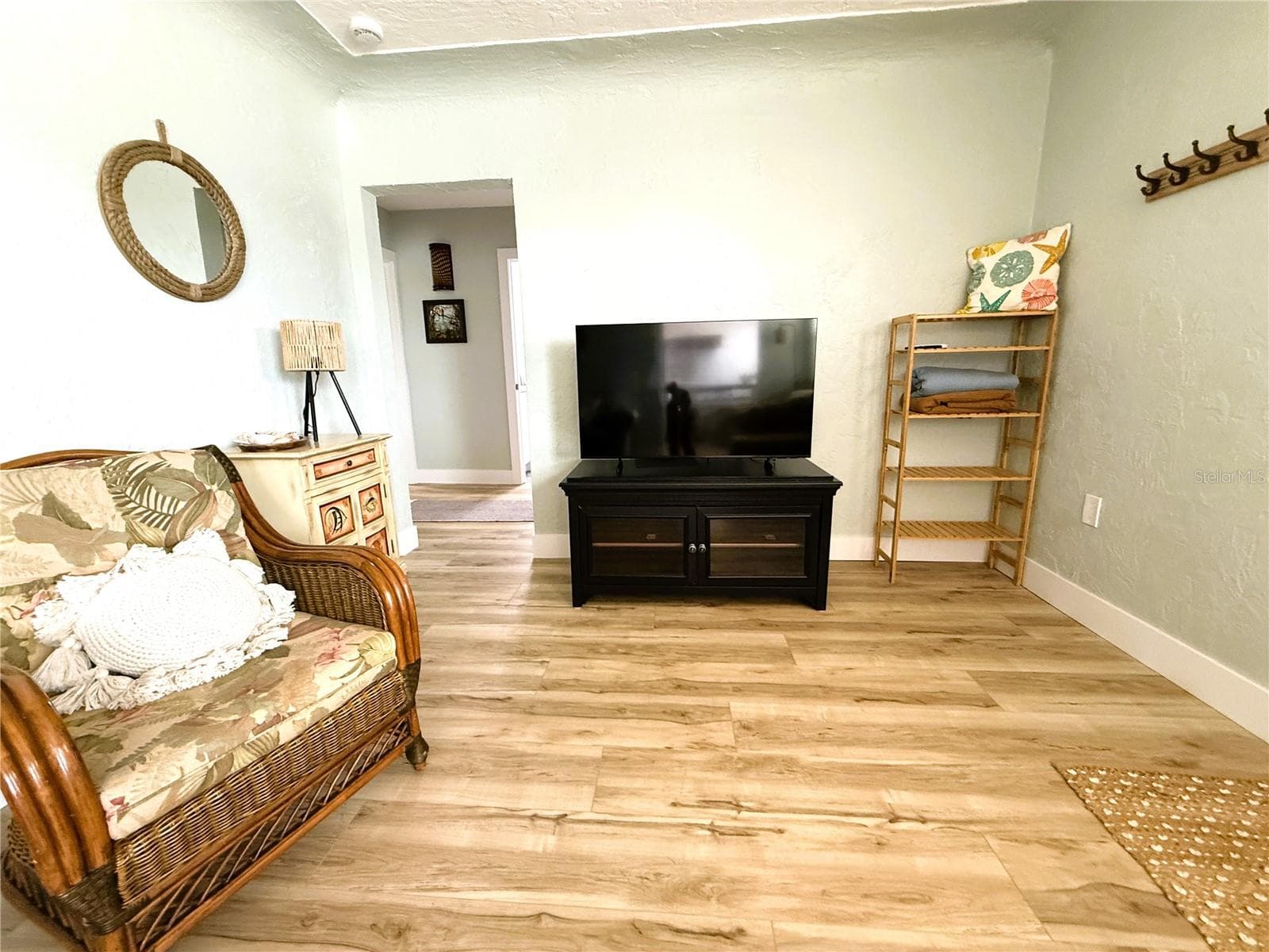 Single Family Residence at 421 VIRGINIA AVE, MADEIRA BEACH, photo 6 of 40