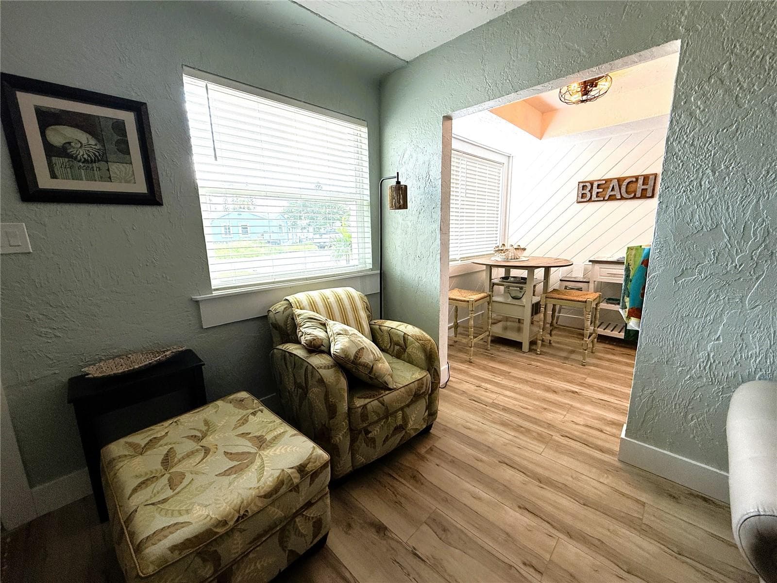 Single Family Residence at 421 VIRGINIA AVE, MADEIRA BEACH, photo 8 of 40