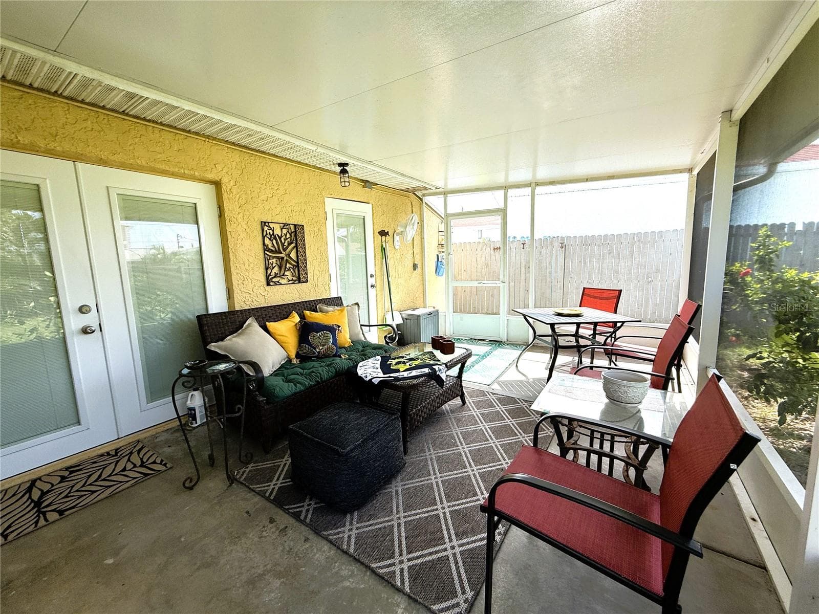 Enclosed Screened Rear Porch - 421 VIRGINIA AVE, MADEIRA BEACH