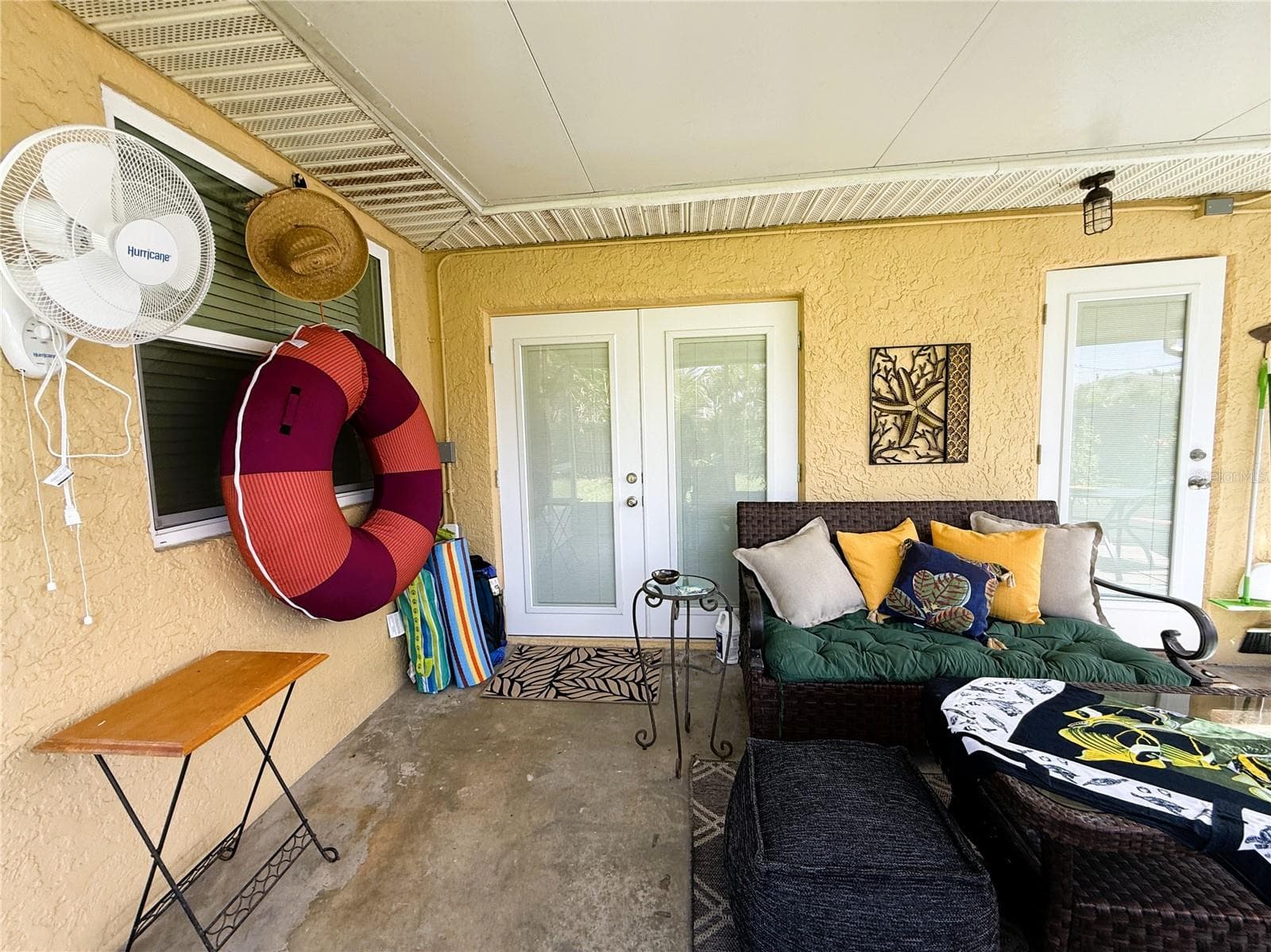 Enclosed Screened Rear Porch - 421 VIRGINIA AVE, MADEIRA BEACH