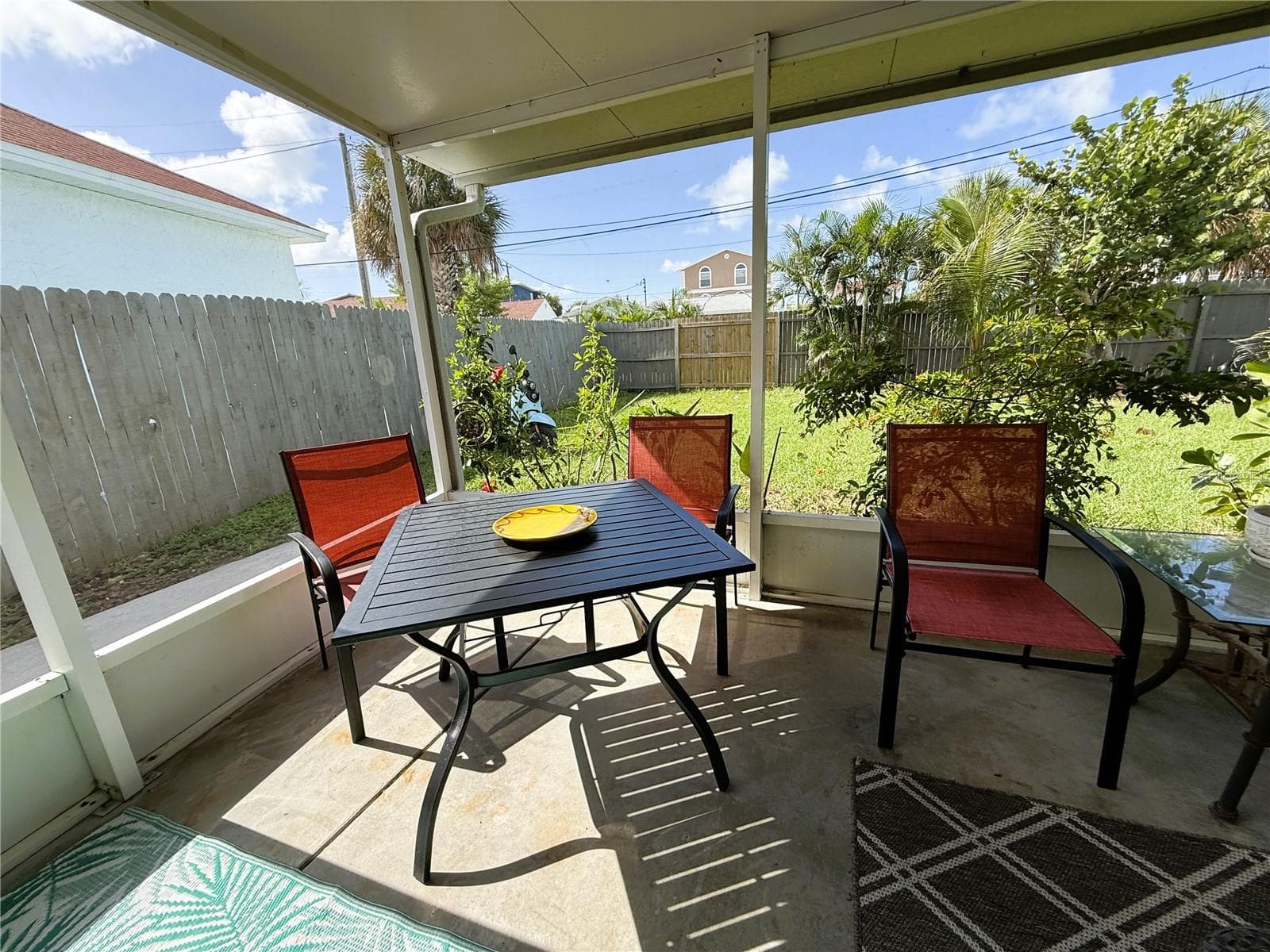 Enclosed Screened Rear Porch - 421 VIRGINIA AVE, MADEIRA BEACH