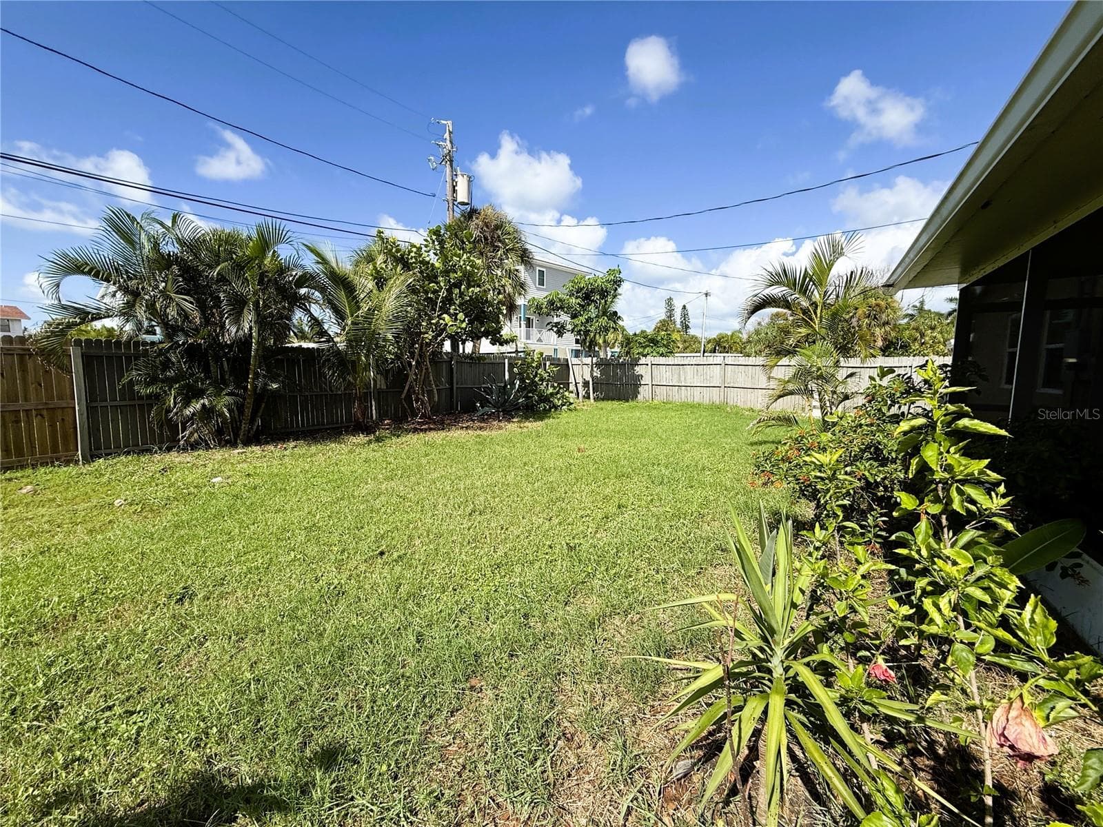 Spacious Yard - 421 VIRGINIA AVE, MADEIRA BEACH