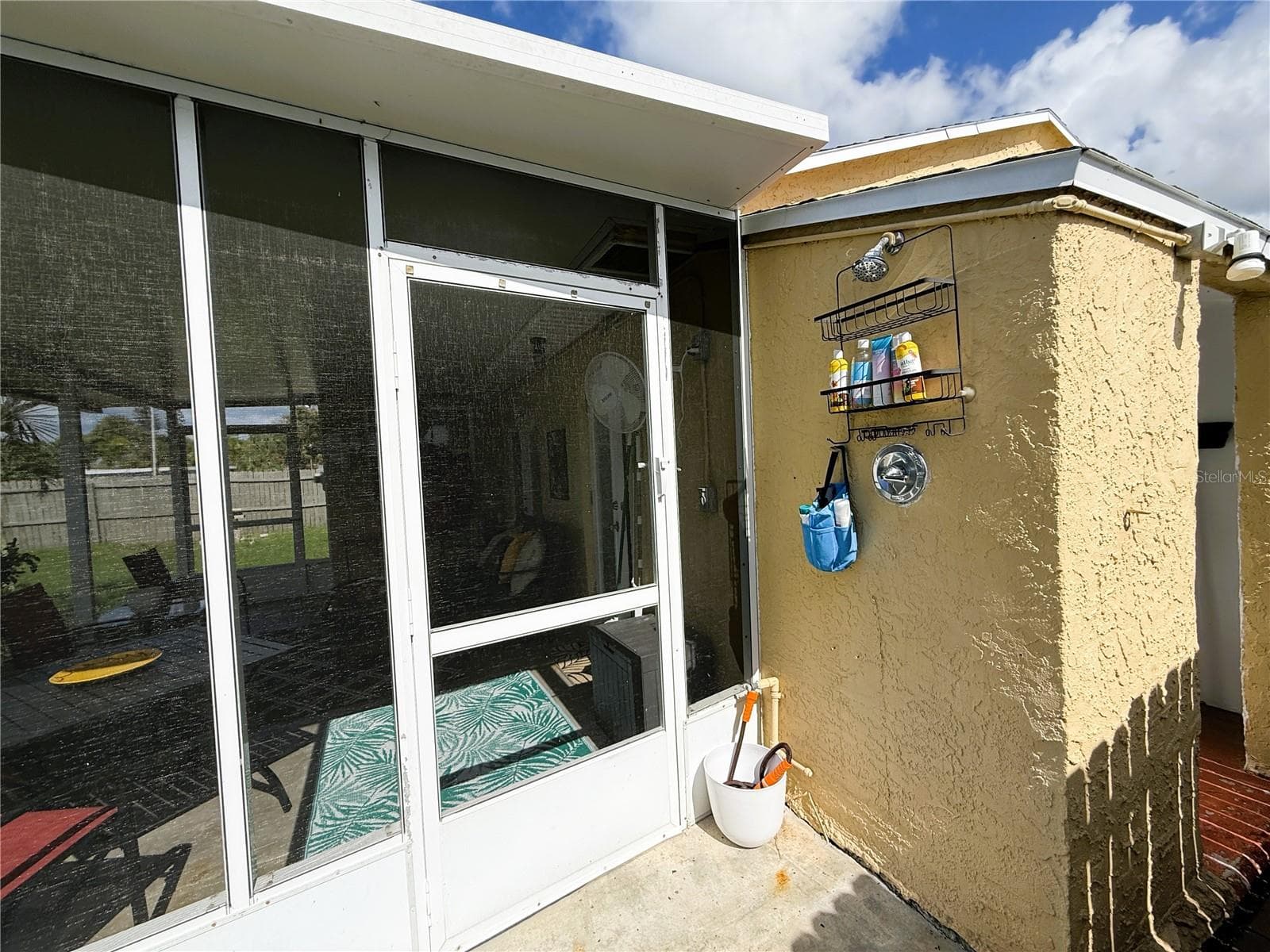 Outdoor Shower - 421 VIRGINIA AVE, MADEIRA BEACH