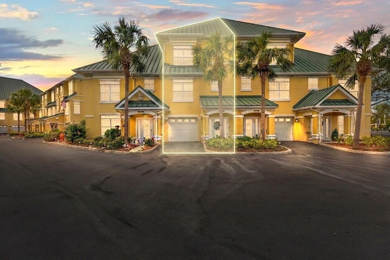 Townhouse at 6319 SUNSET BAY CIR, APOLLO BEACH, photo 2 of 49
