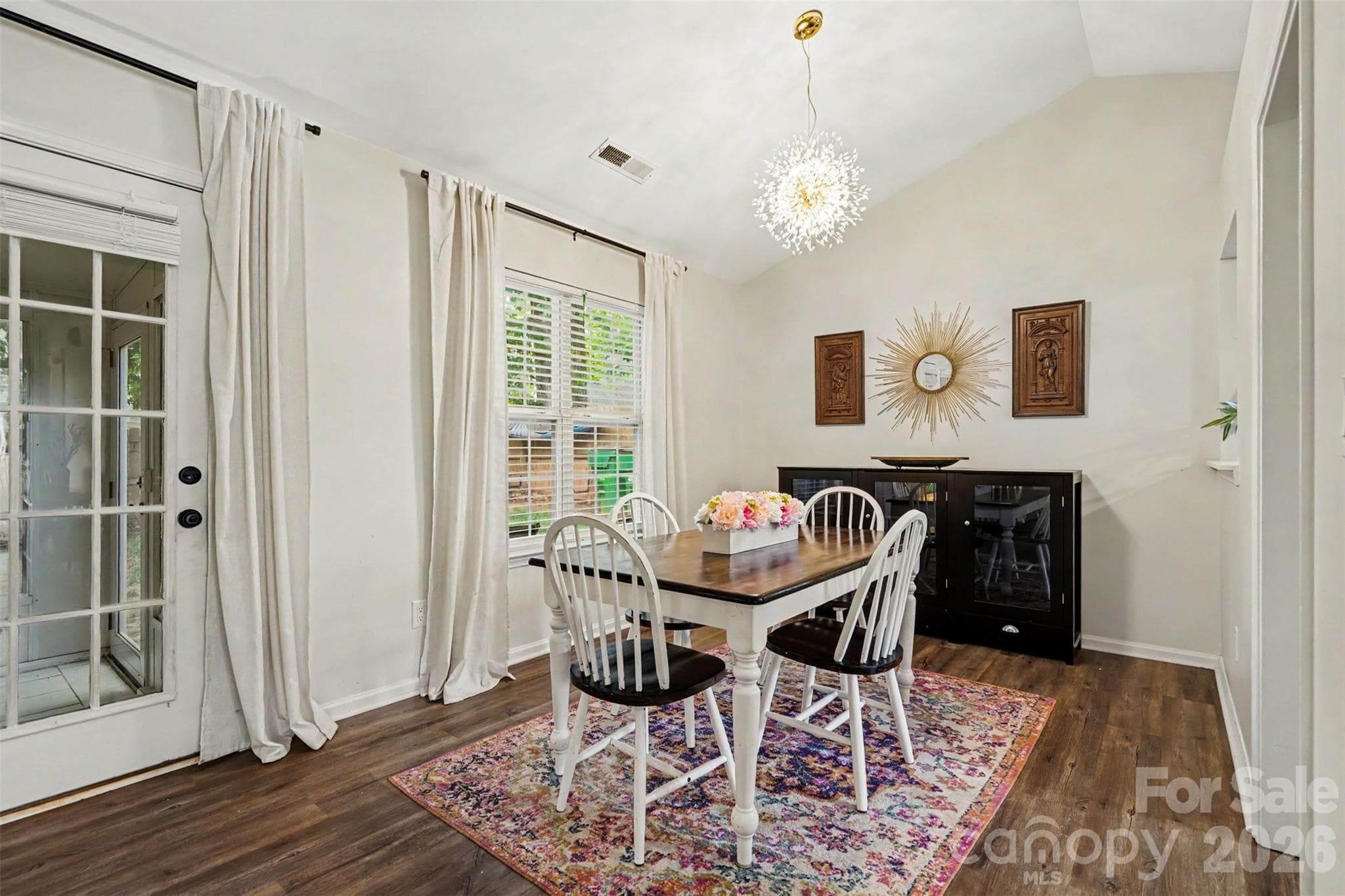 Single Family Residence at 5906 Meadow Hill Drive, Charlotte, photo 11 of 32