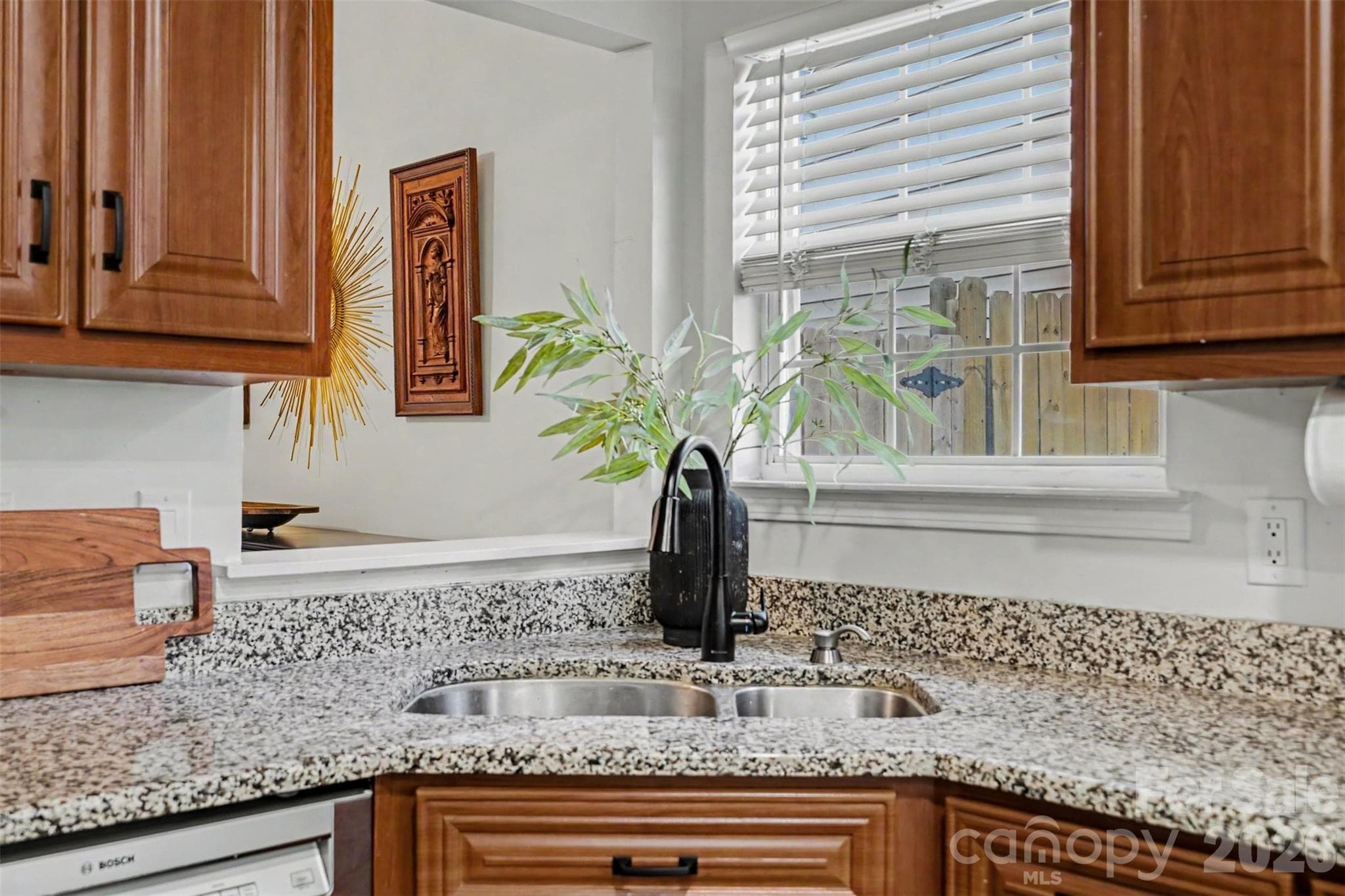 Single Family Residence at 5906 Meadow Hill Drive, Charlotte, photo 14 of 32