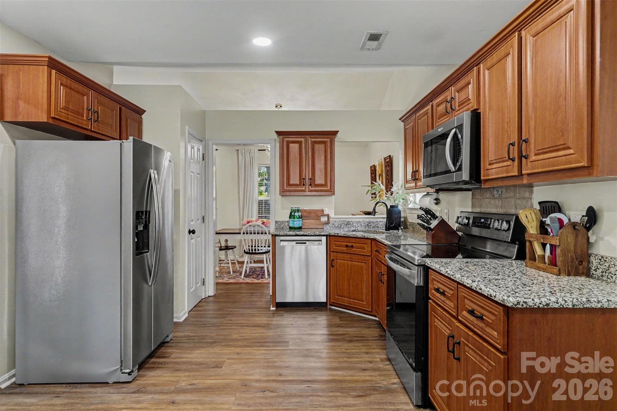 Single Family Residence at 5906 Meadow Hill Drive, Charlotte, photo 15 of 32